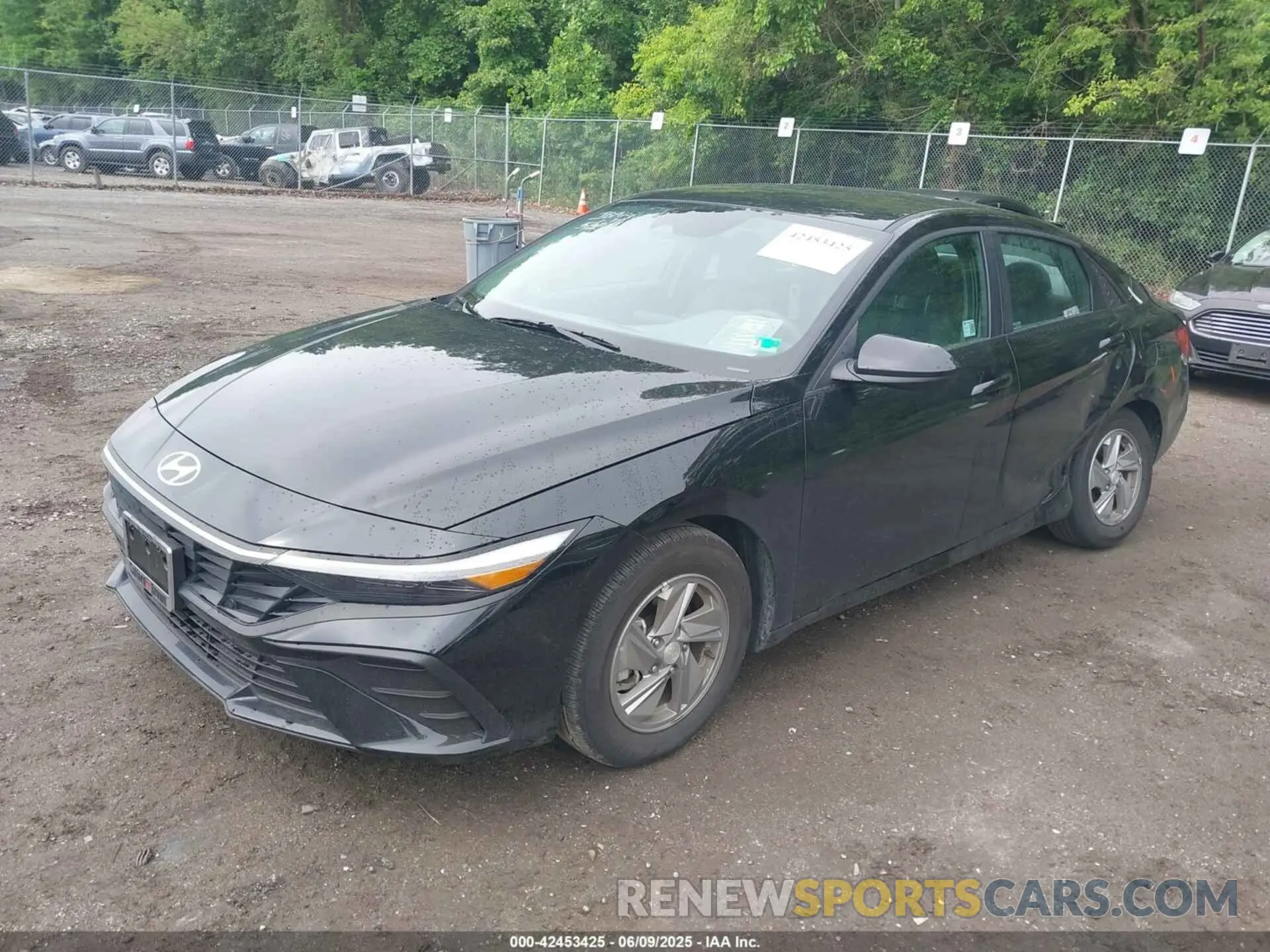 2 Photograph of a damaged car KMHLL4DG7SU886909 HYUNDAI ELANTRA 2025