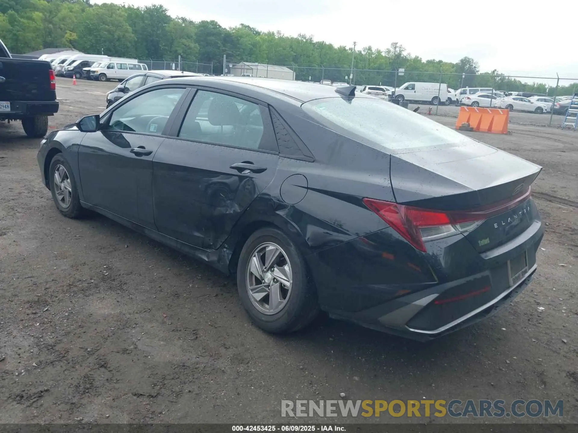 3 Photograph of a damaged car KMHLL4DG7SU886909 HYUNDAI ELANTRA 2025