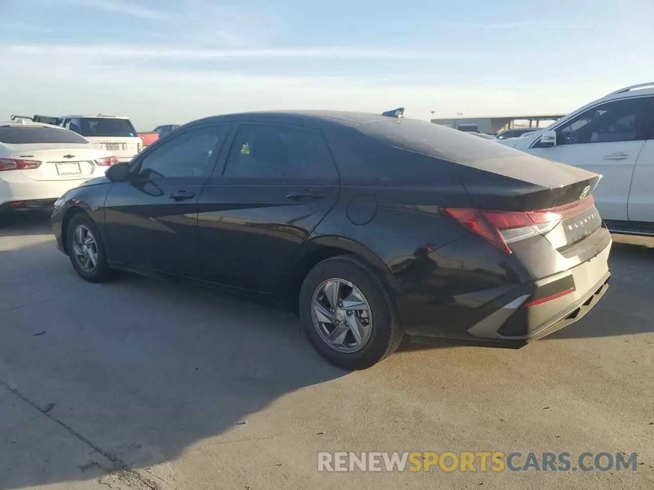 2 Photograph of a damaged car KMHLL4DGXSU955236 HYUNDAI ELANTRA 2025
