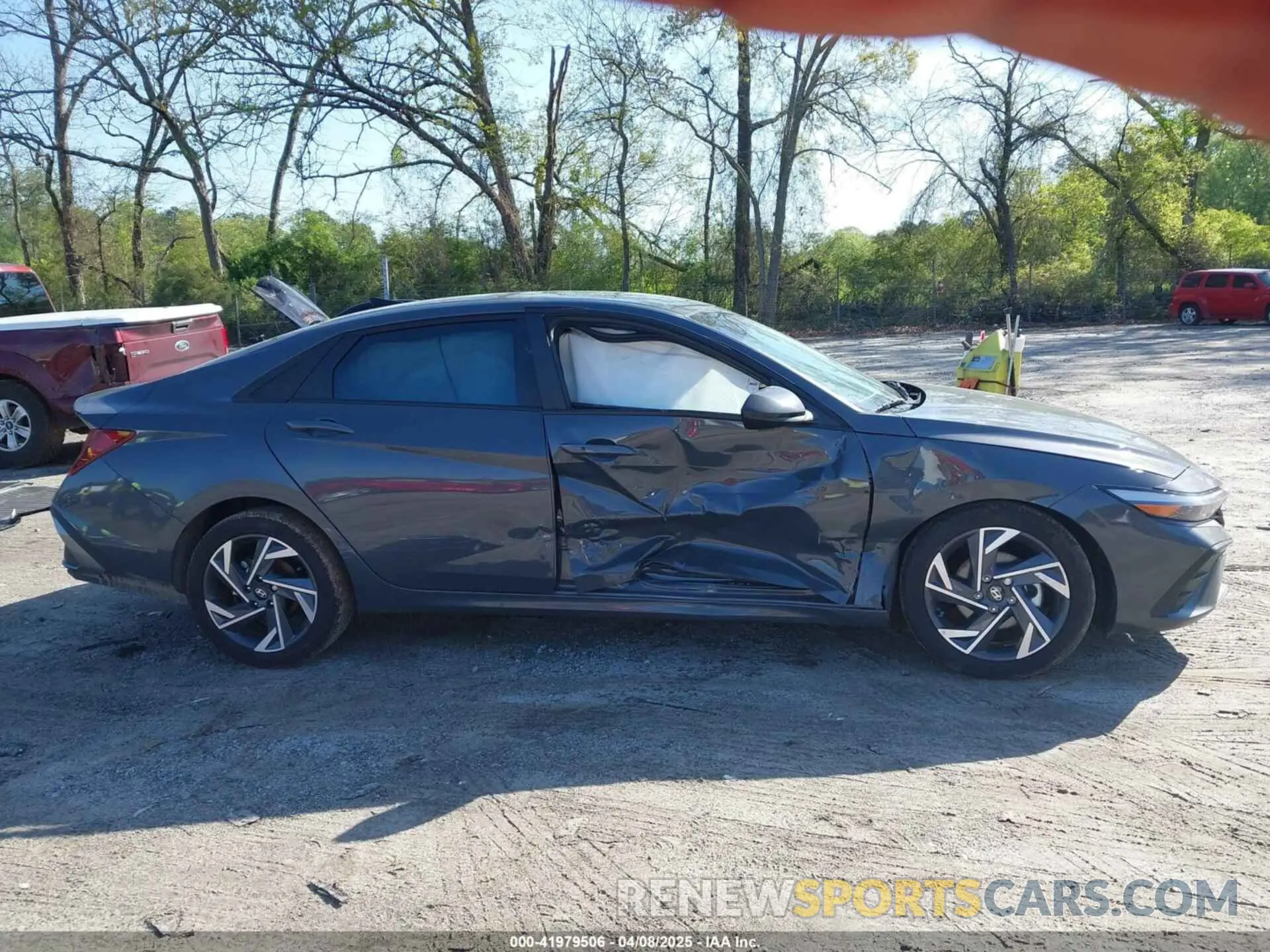 13 Фотография поврежденного автомобиля KMHLM4DG1SU872002 HYUNDAI ELANTRA 2025
