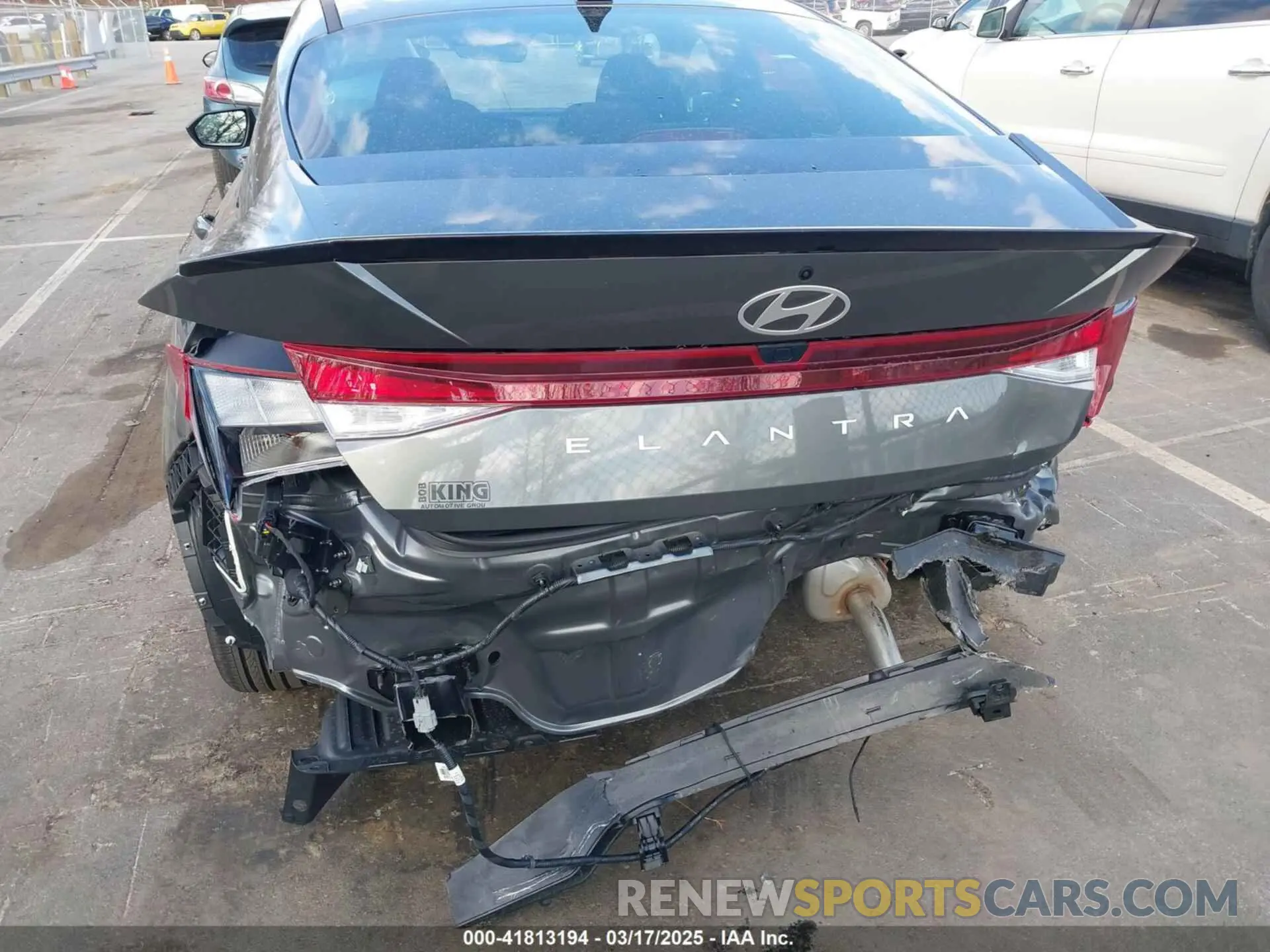 17 Фотография поврежденного автомобиля KMHLM4DG1SU875935 HYUNDAI ELANTRA 2025