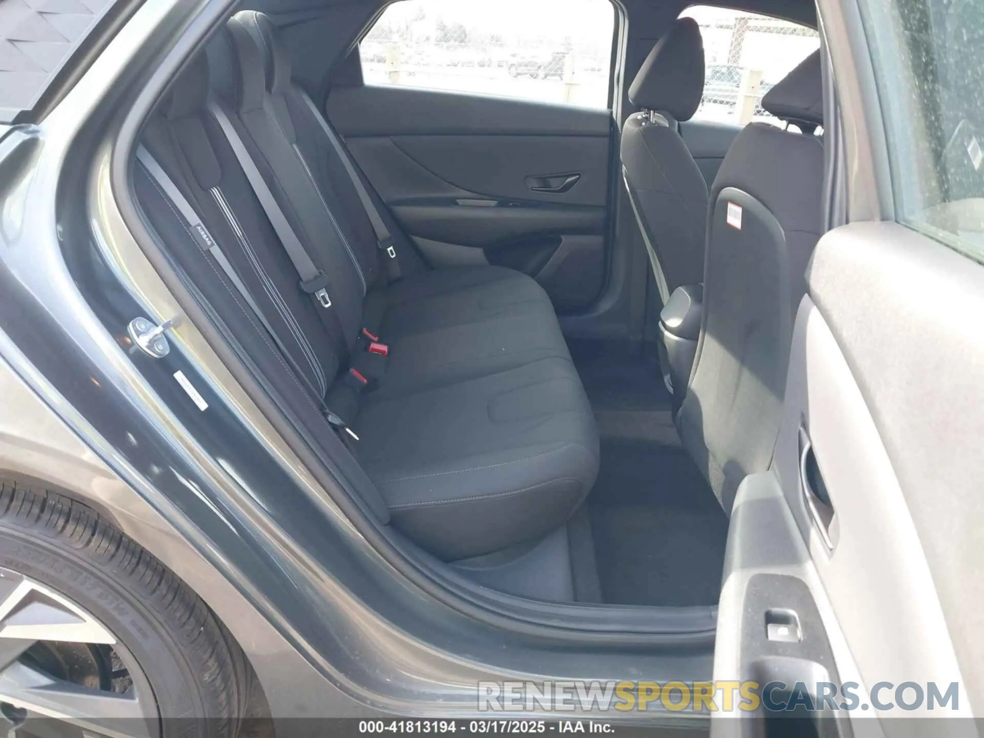 8 Фотография поврежденного автомобиля KMHLM4DG1SU875935 HYUNDAI ELANTRA 2025