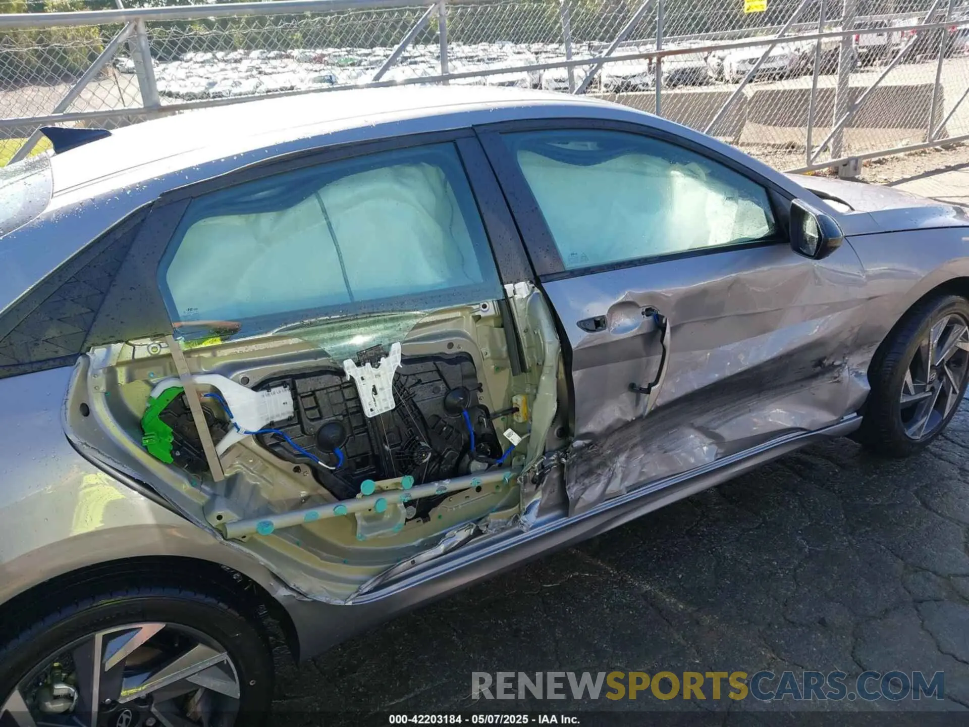 6 Photograph of a damaged car KMHLM4DG1SU930092 HYUNDAI ELANTRA 2025