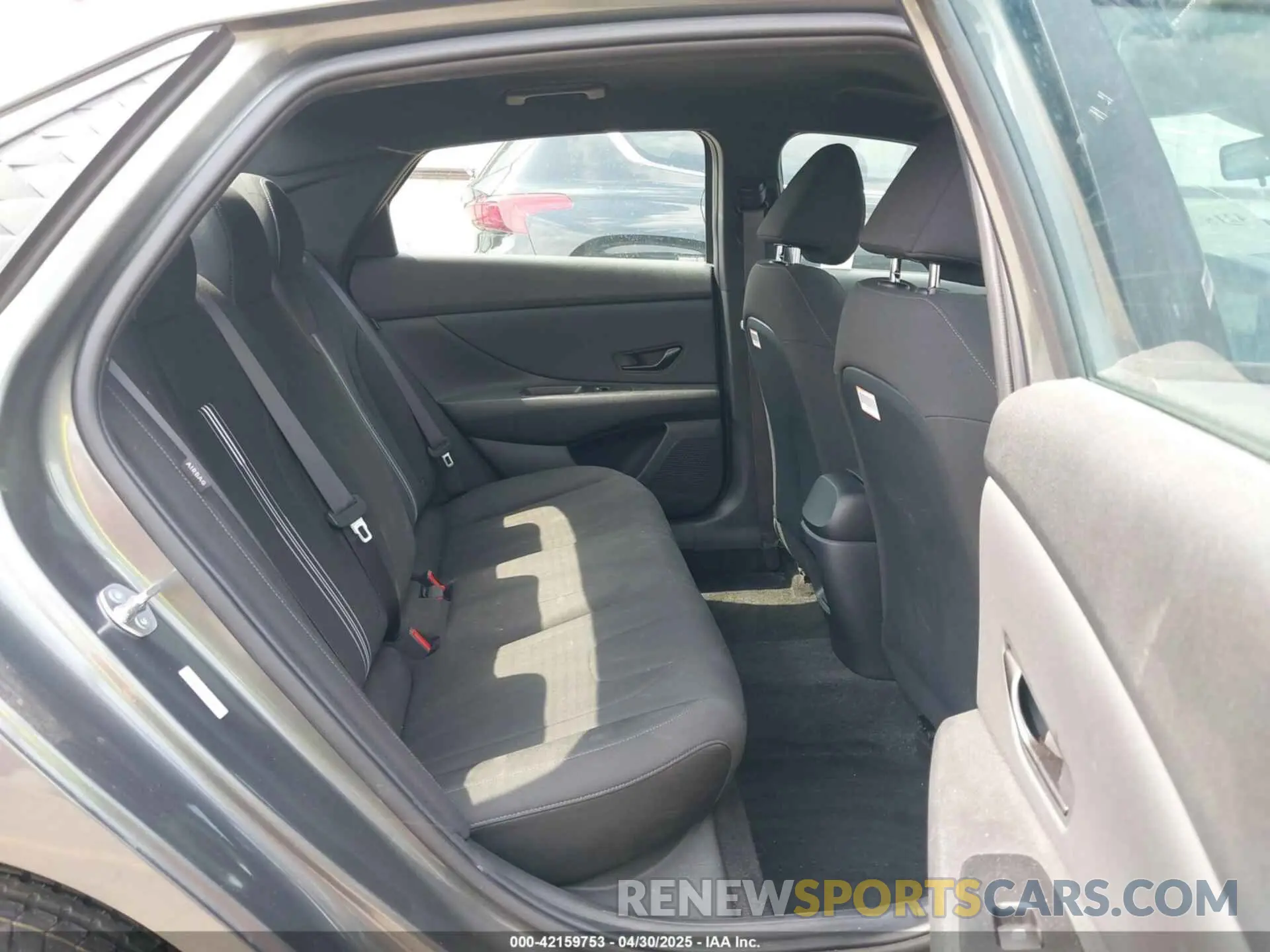 8 Фотография поврежденного автомобиля KMHLM4DG2SU878097 HYUNDAI ELANTRA 2025
