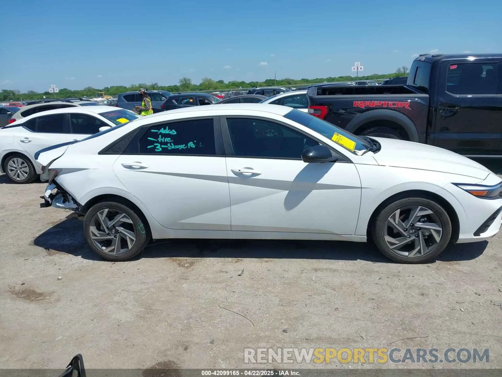 13 Photograph of a damaged car KMHLM4DG2SU923409 HYUNDAI ELANTRA 2025