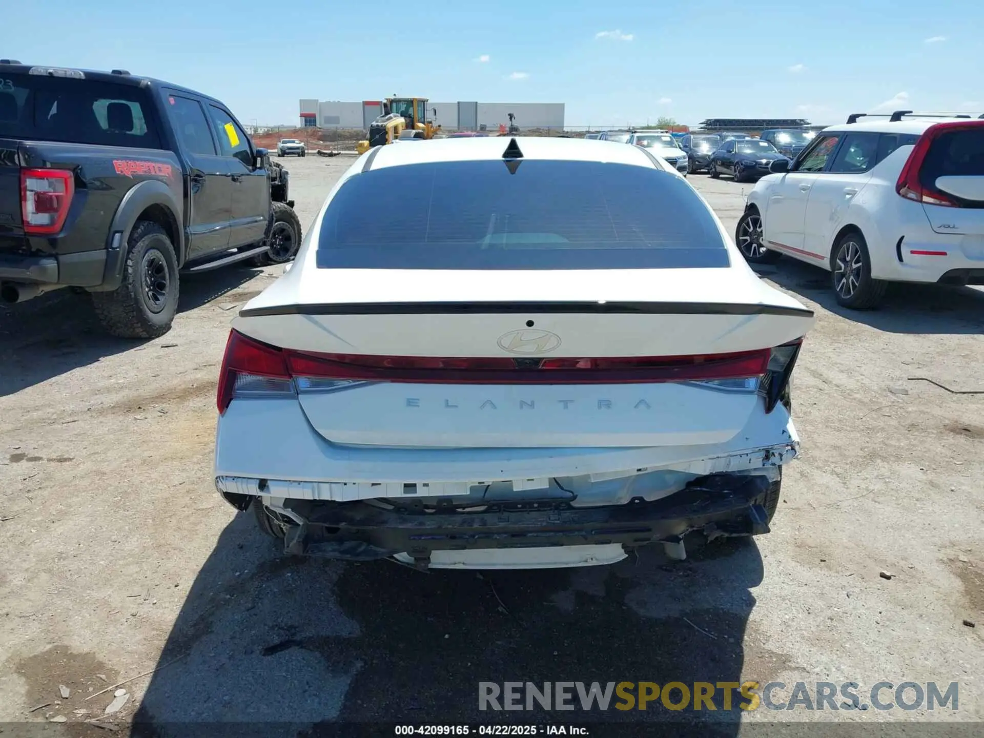 16 Photograph of a damaged car KMHLM4DG2SU923409 HYUNDAI ELANTRA 2025