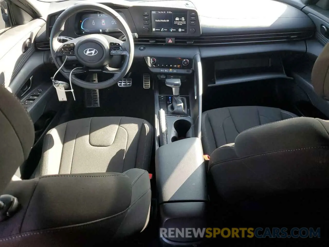 8 Photograph of a damaged car KMHLM4DG3SU869537 HYUNDAI ELANTRA 2025