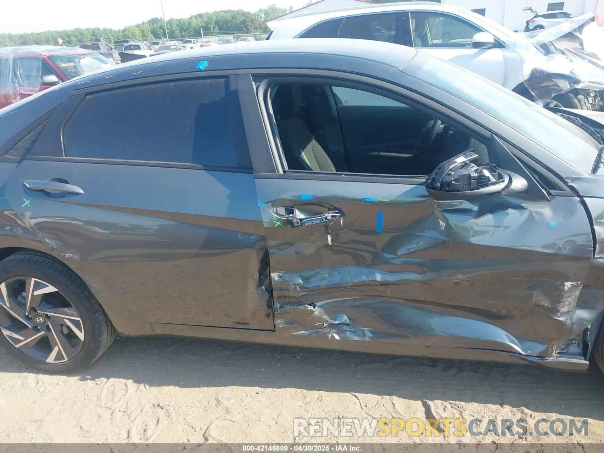 13 Photograph of a damaged car KMHLM4DG4SU894527 HYUNDAI ELANTRA 2025