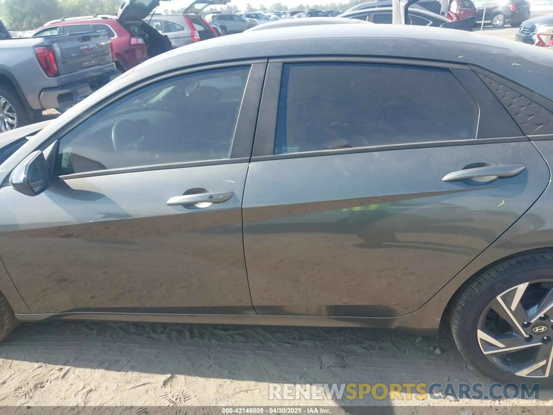 14 Photograph of a damaged car KMHLM4DG4SU894527 HYUNDAI ELANTRA 2025