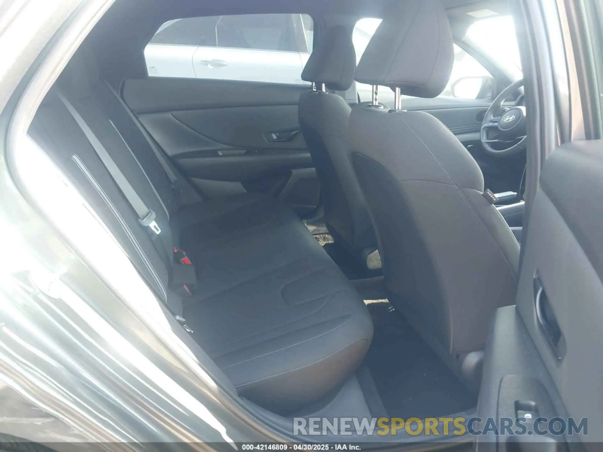 8 Photograph of a damaged car KMHLM4DG4SU894527 HYUNDAI ELANTRA 2025