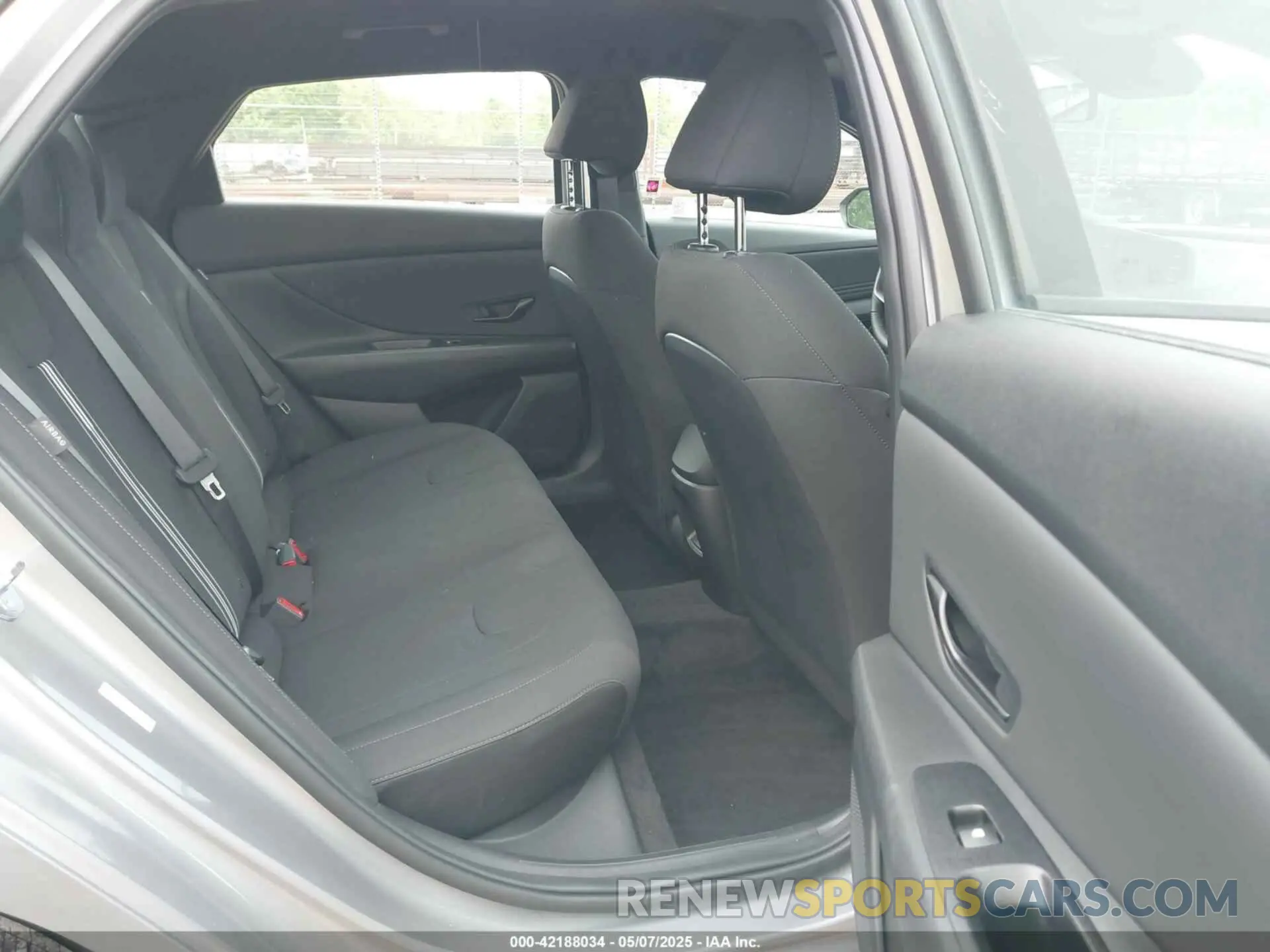 8 Photograph of a damaged car KMHLM4DG4SU905462 HYUNDAI ELANTRA 2025