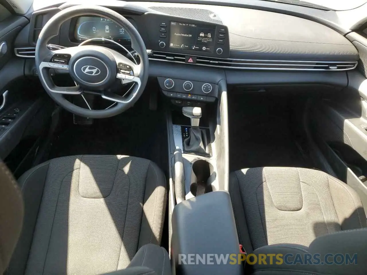 8 Photograph of a damaged car KMHLM4DG5SU900433 HYUNDAI ELANTRA 2025