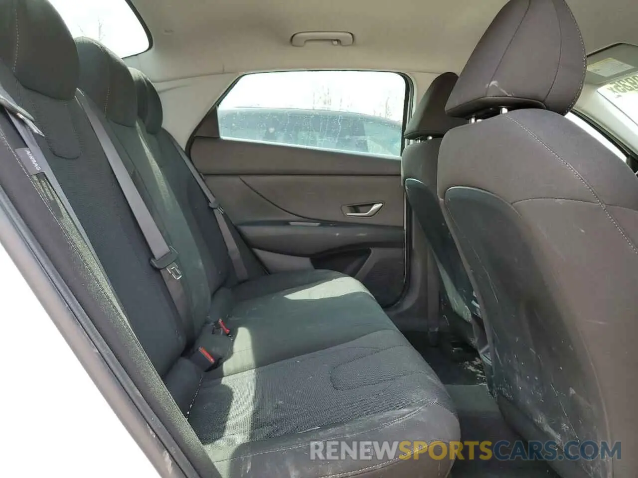 10 Фотография поврежденного автомобиля KMHLM4DG6SU861108 HYUNDAI ELANTRA 2025