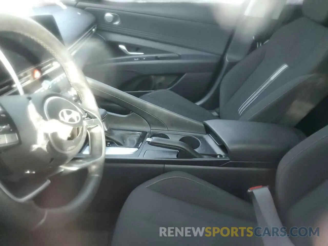 7 Photograph of a damaged car KMHLM4DG6SU864025 HYUNDAI ELANTRA 2025