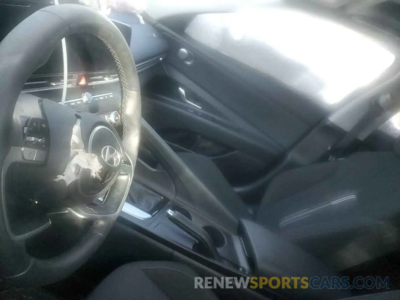 8 Photograph of a damaged car KMHLM4DG6SU864025 HYUNDAI ELANTRA 2025