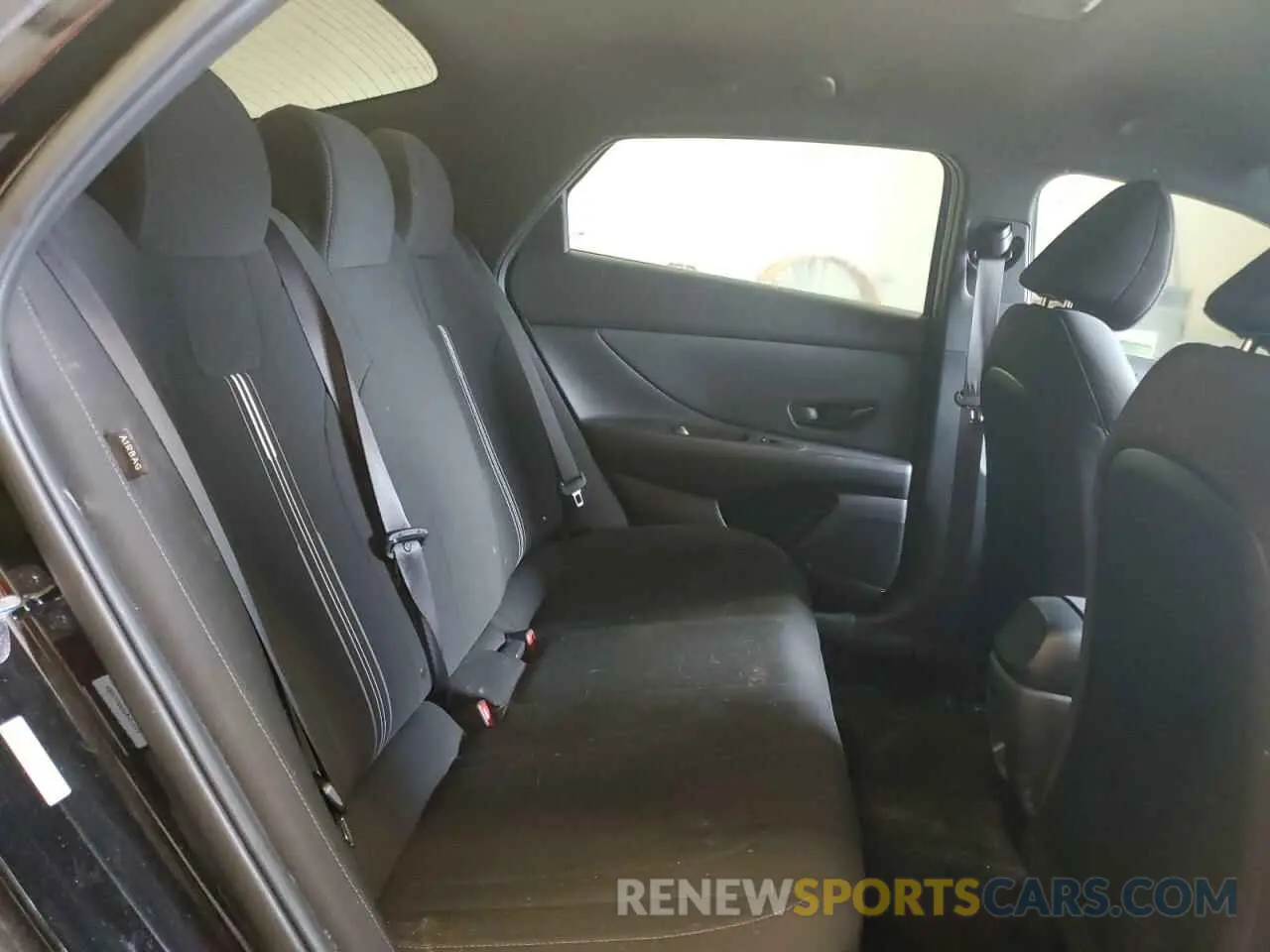 10 Photograph of a damaged car KMHLM4DG6SU917564 HYUNDAI ELANTRA 2025