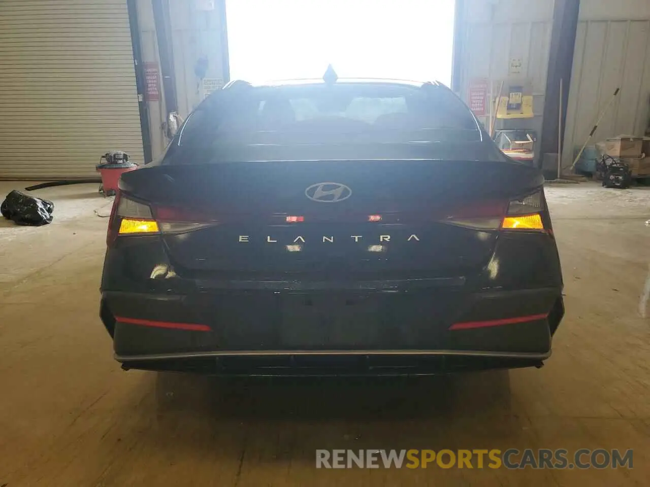 6 Photograph of a damaged car KMHLM4DG6SU917564 HYUNDAI ELANTRA 2025