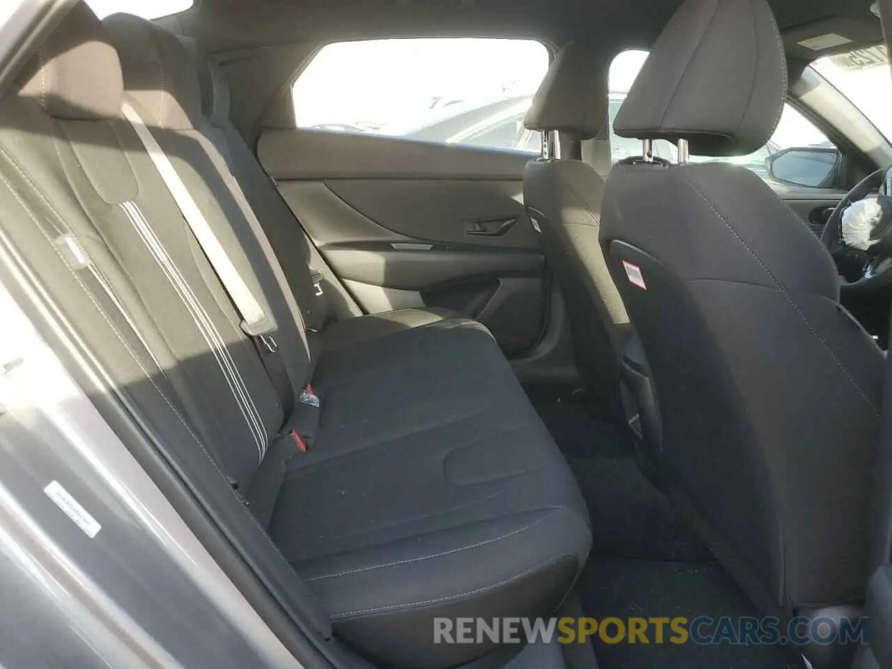 10 Photograph of a damaged car KMHLM4DG7SU870187 HYUNDAI ELANTRA 2025
