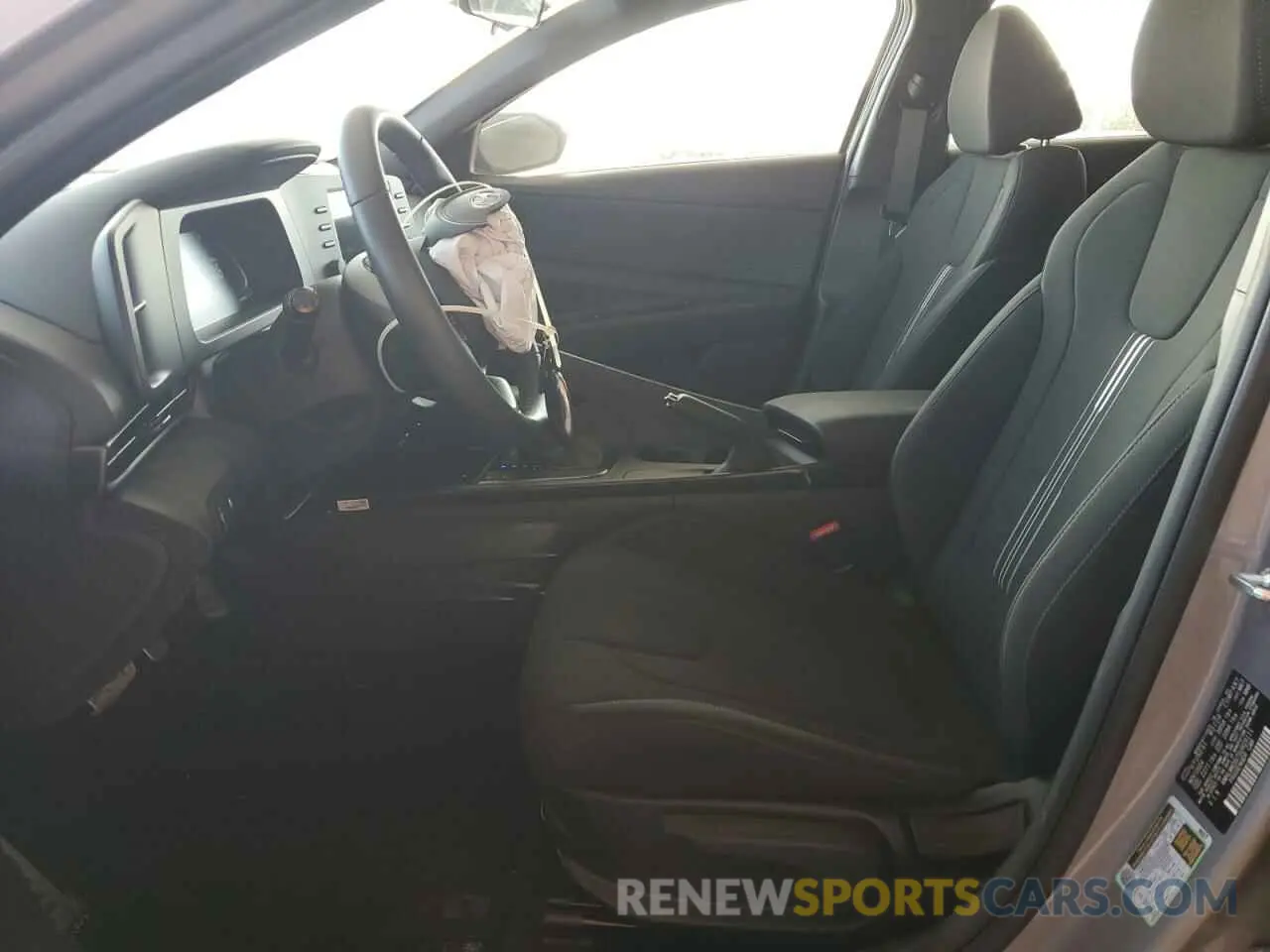7 Photograph of a damaged car KMHLM4DG7SU929111 HYUNDAI ELANTRA 2025