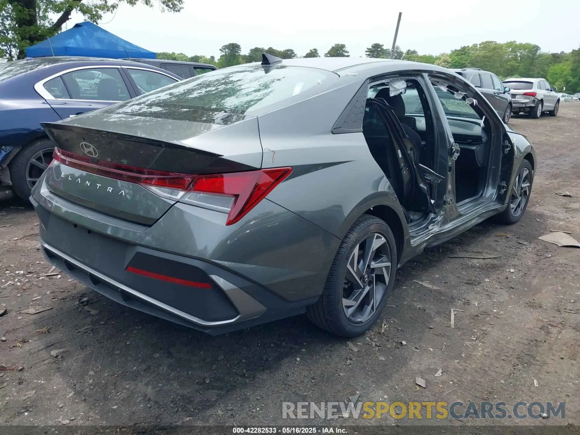 4 Photograph of a damaged car KMHLM4DG8SU874703 HYUNDAI ELANTRA 2025