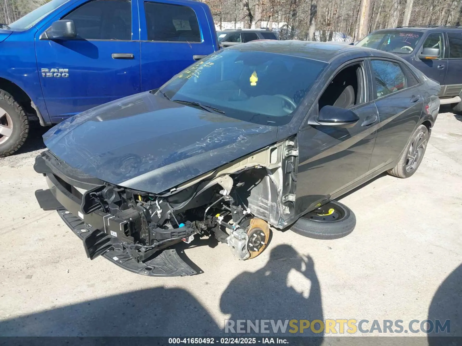 2 Photograph of a damaged car KMHLM4DG8SU893767 HYUNDAI ELANTRA 2025