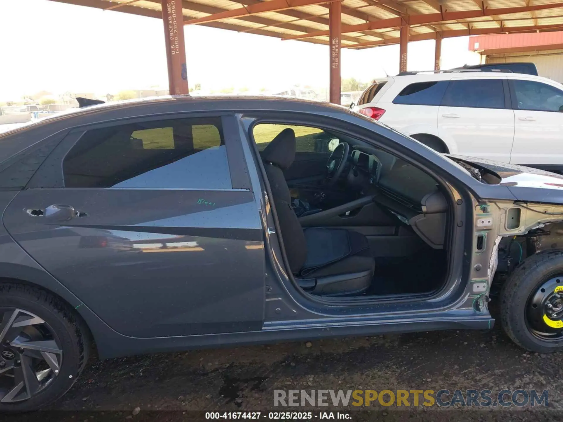 14 Photograph of a damaged car KMHLM4DG9SU869378 HYUNDAI ELANTRA 2025