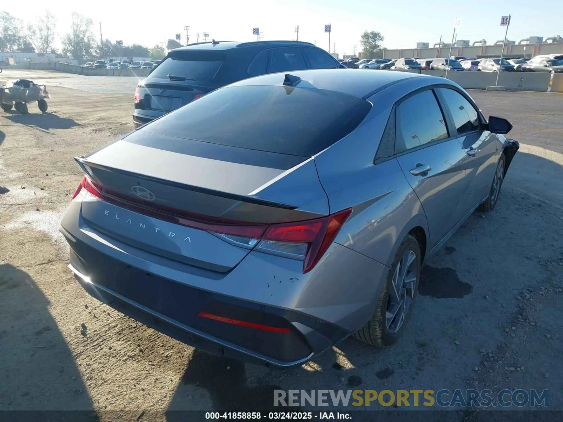 4 Фотография поврежденного автомобиля KMHLM4DGXSU905482 HYUNDAI ELANTRA 2025