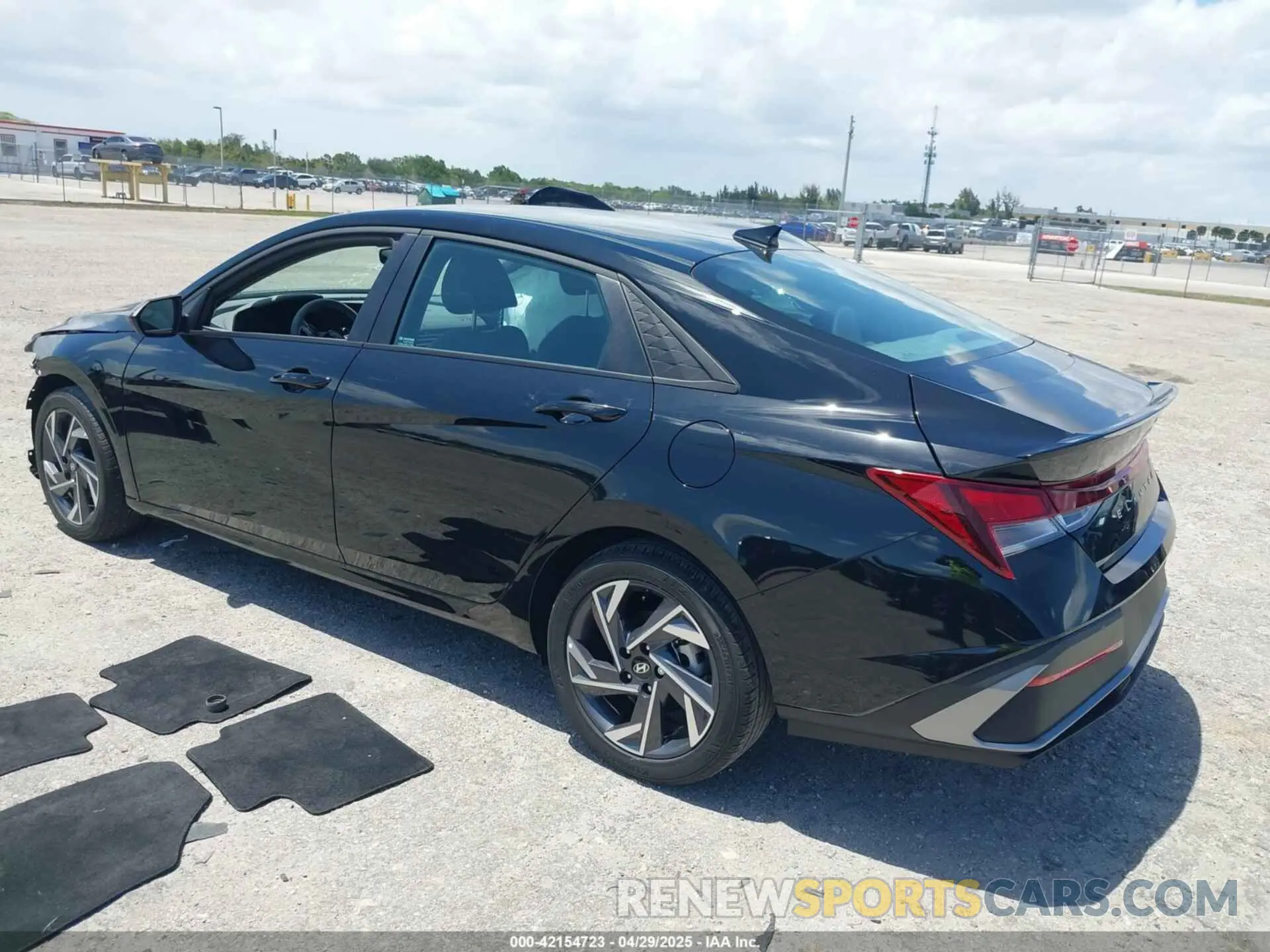 3 Photograph of a damaged car KMHLM4DGXSU949482 HYUNDAI ELANTRA 2025