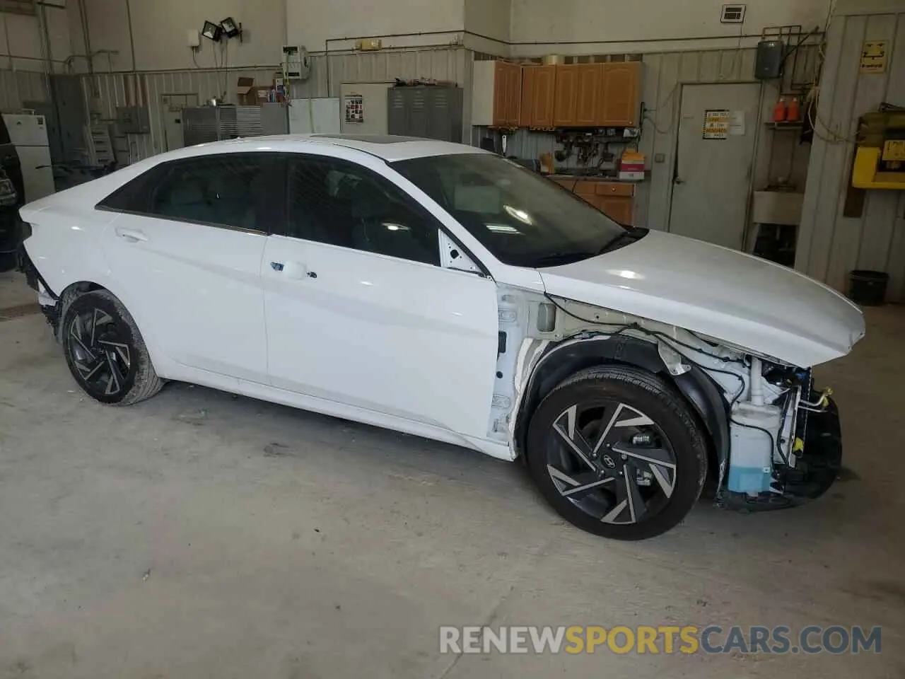 4 Фотография поврежденного автомобиля KMHLN4DJ4SU125373 HYUNDAI ELANTRA 2025