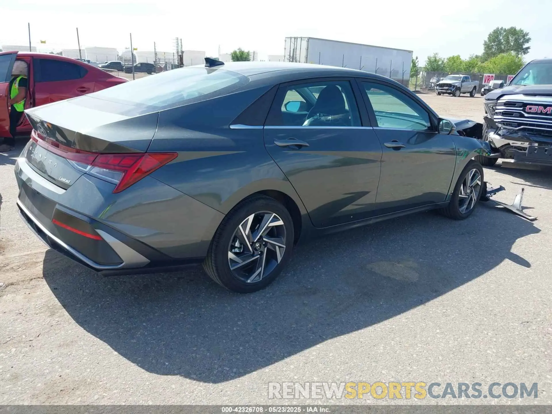 4 Фотография поврежденного автомобиля KMHLP4DG0SU945562 HYUNDAI ELANTRA 2025