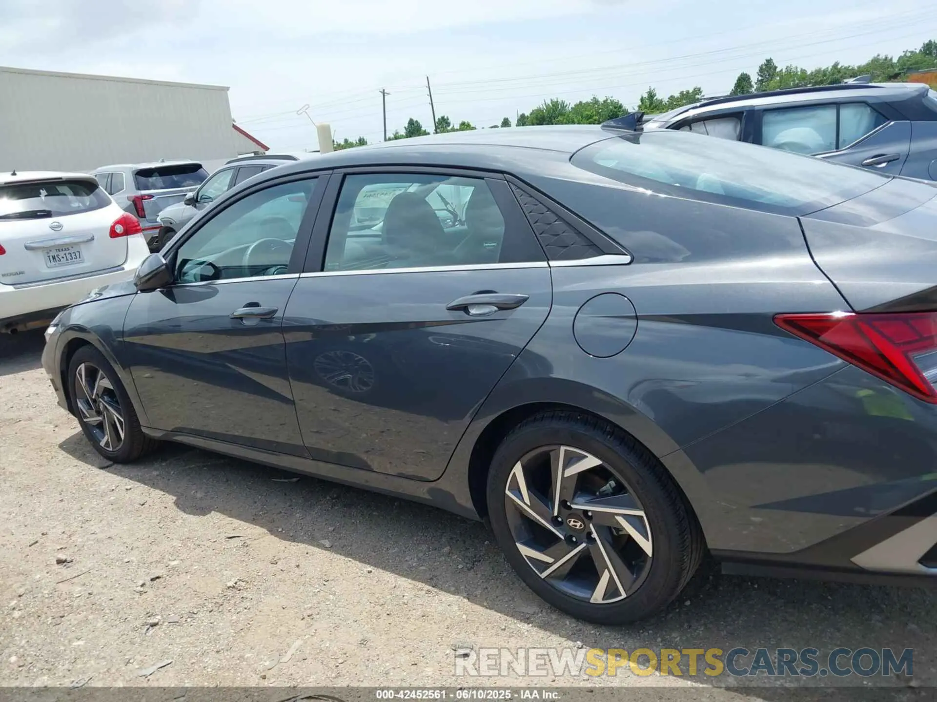 14 Photograph of a damaged car KMHLP4DG3SU869769 HYUNDAI ELANTRA 2025