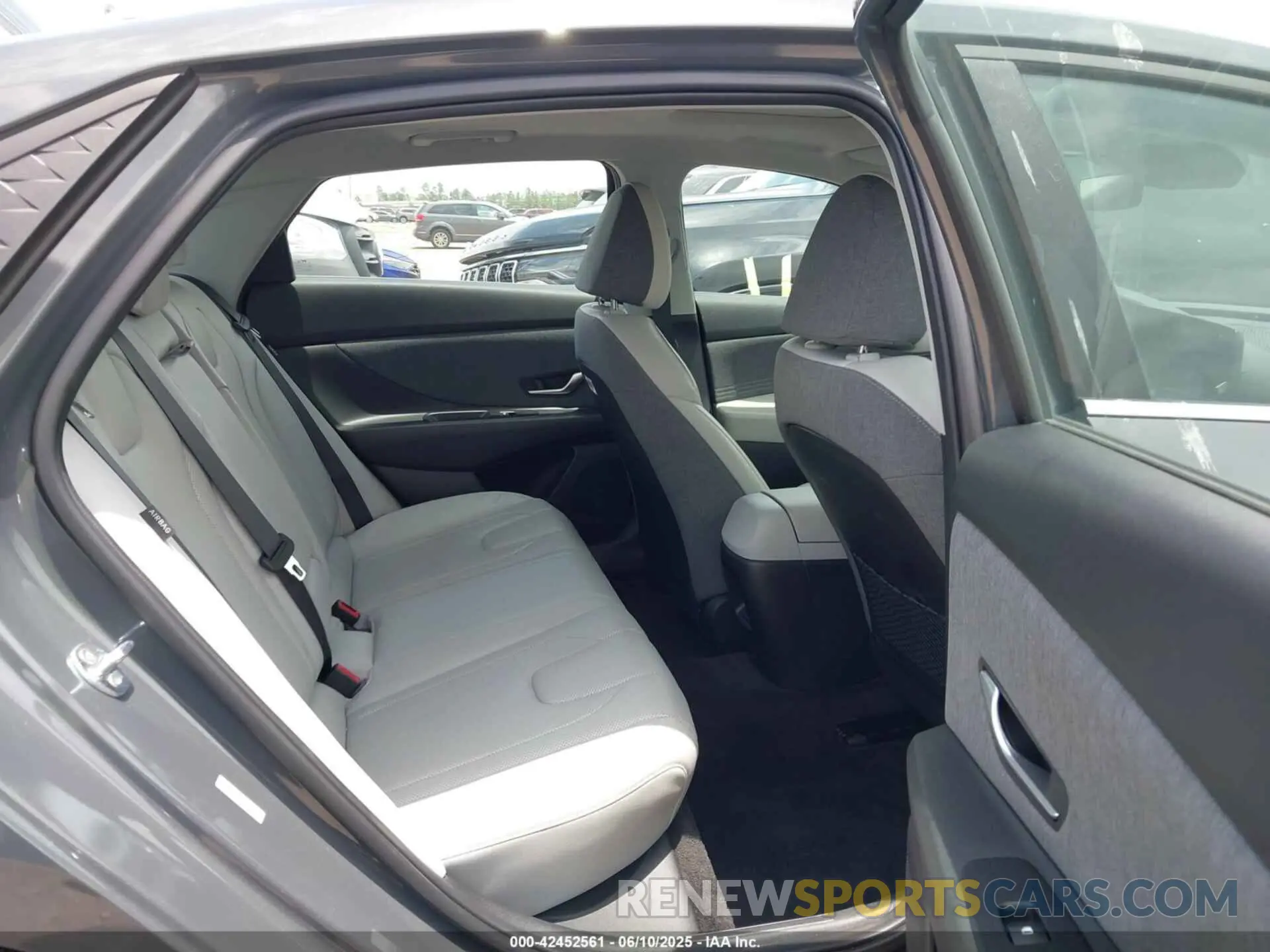 8 Photograph of a damaged car KMHLP4DG3SU869769 HYUNDAI ELANTRA 2025