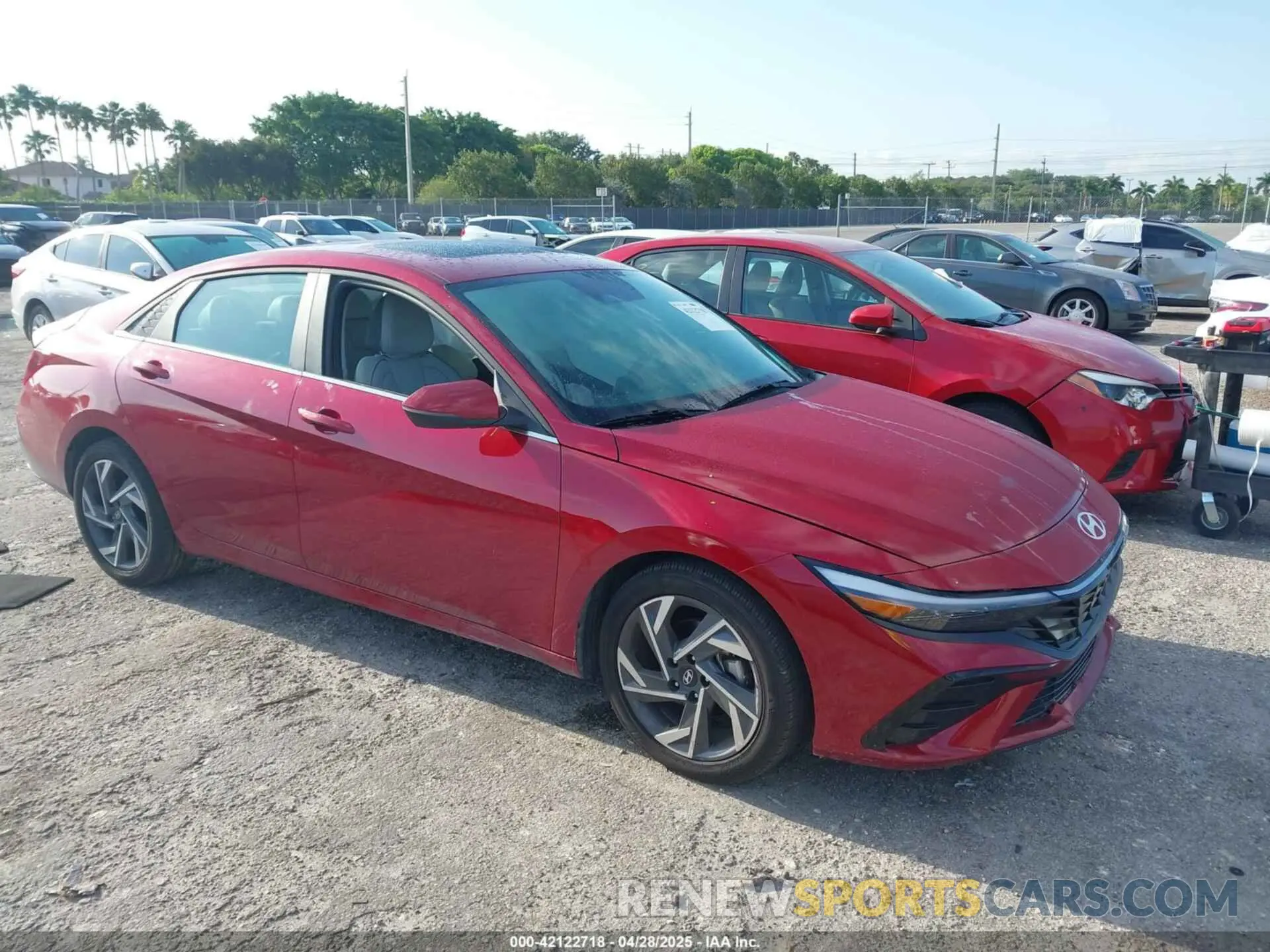 1 Photograph of a damaged car KMHLP4DG4SU865973 HYUNDAI ELANTRA 2025