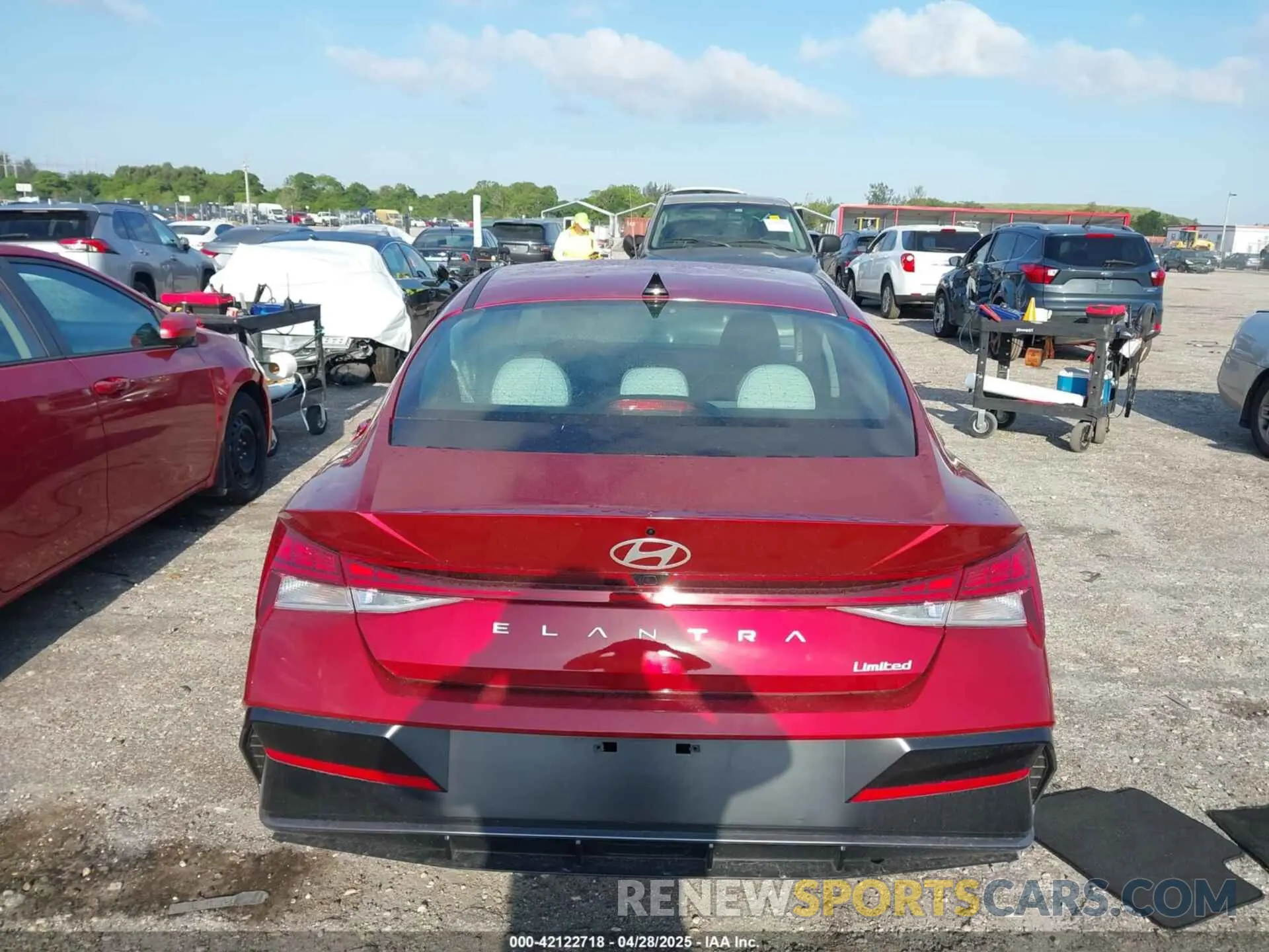 16 Photograph of a damaged car KMHLP4DG4SU865973 HYUNDAI ELANTRA 2025