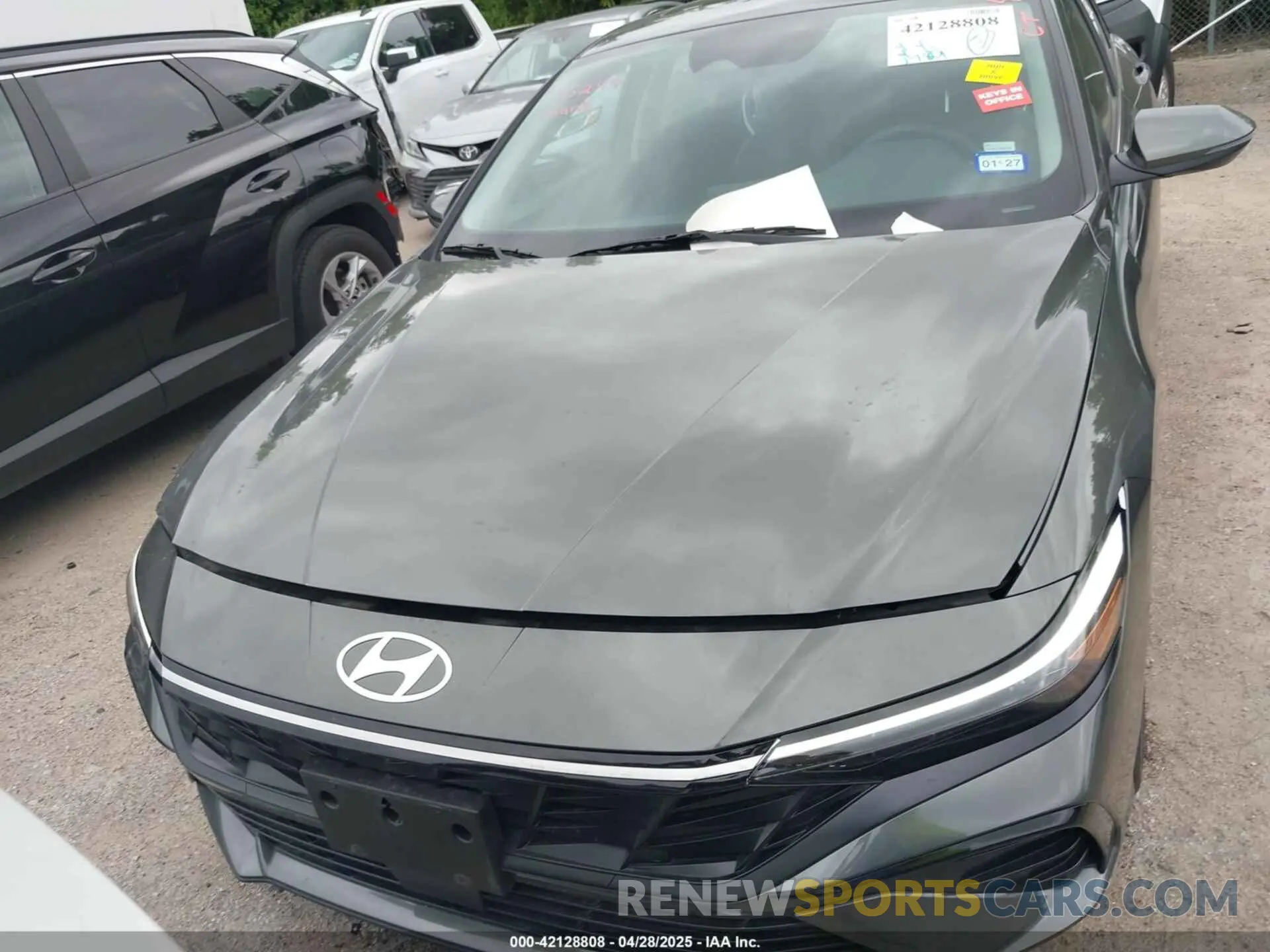 12 Фотография поврежденного автомобиля KMHLP4DG4SU957214 HYUNDAI ELANTRA 2025