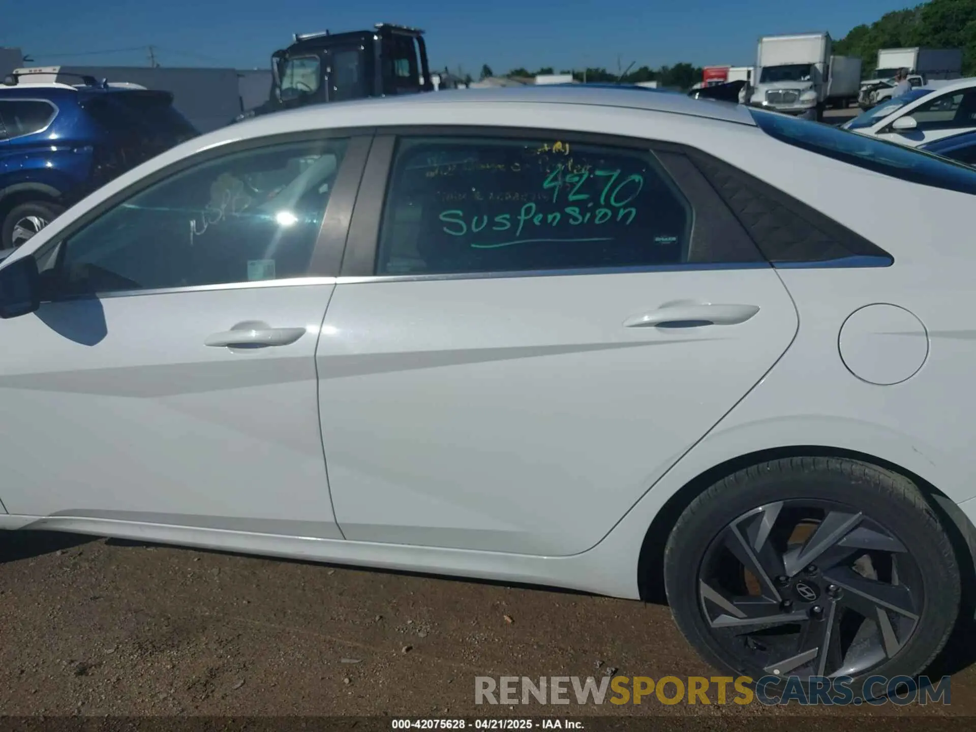 14 Фотография поврежденного автомобиля KMHLP4DG5SU894270 HYUNDAI ELANTRA 2025