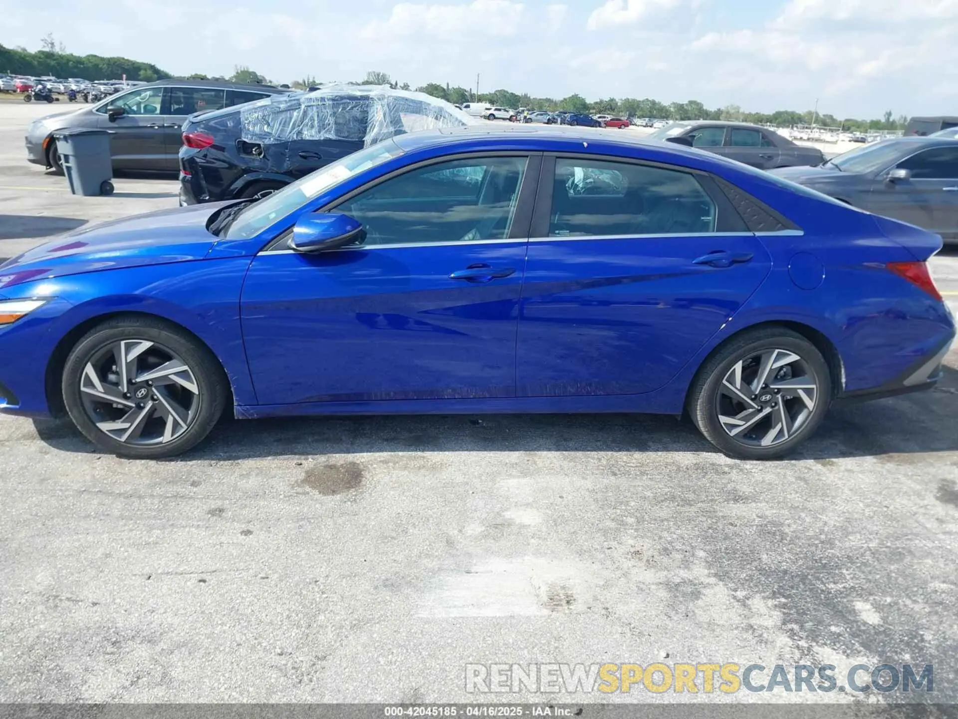 14 Photograph of a damaged car KMHLP4DG6SU863545 HYUNDAI ELANTRA 2025