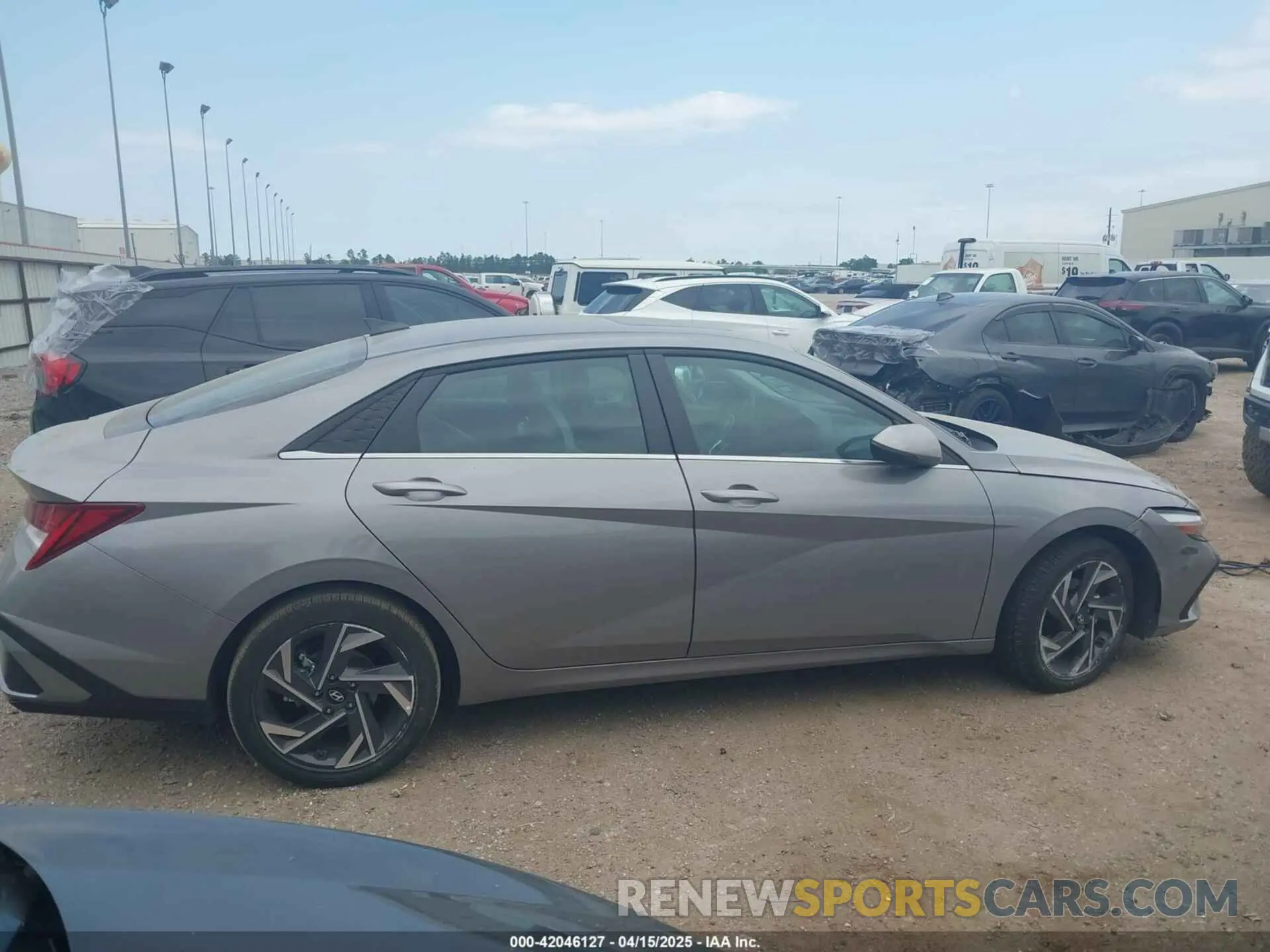 12 Фотография поврежденного автомобиля KMHLP4DG6SU956579 HYUNDAI ELANTRA 2025