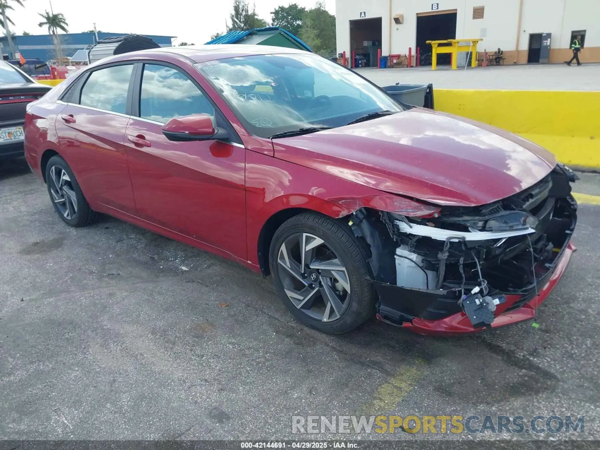 1 Photograph of a damaged car KMHLP4DG7SU888812 HYUNDAI ELANTRA 2025