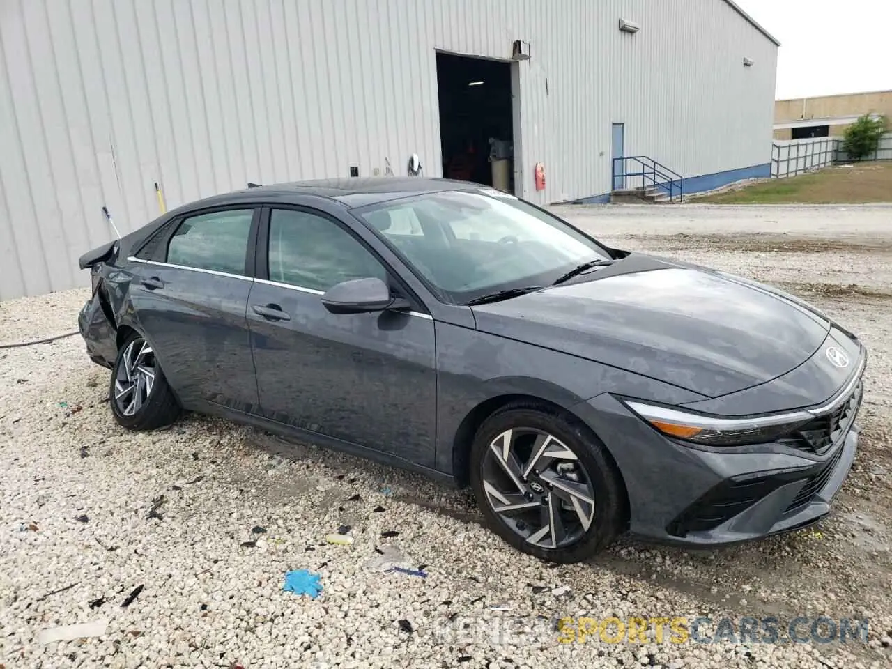 4 Photograph of a damaged car KMHLP4DGXSU864181 HYUNDAI ELANTRA 2025