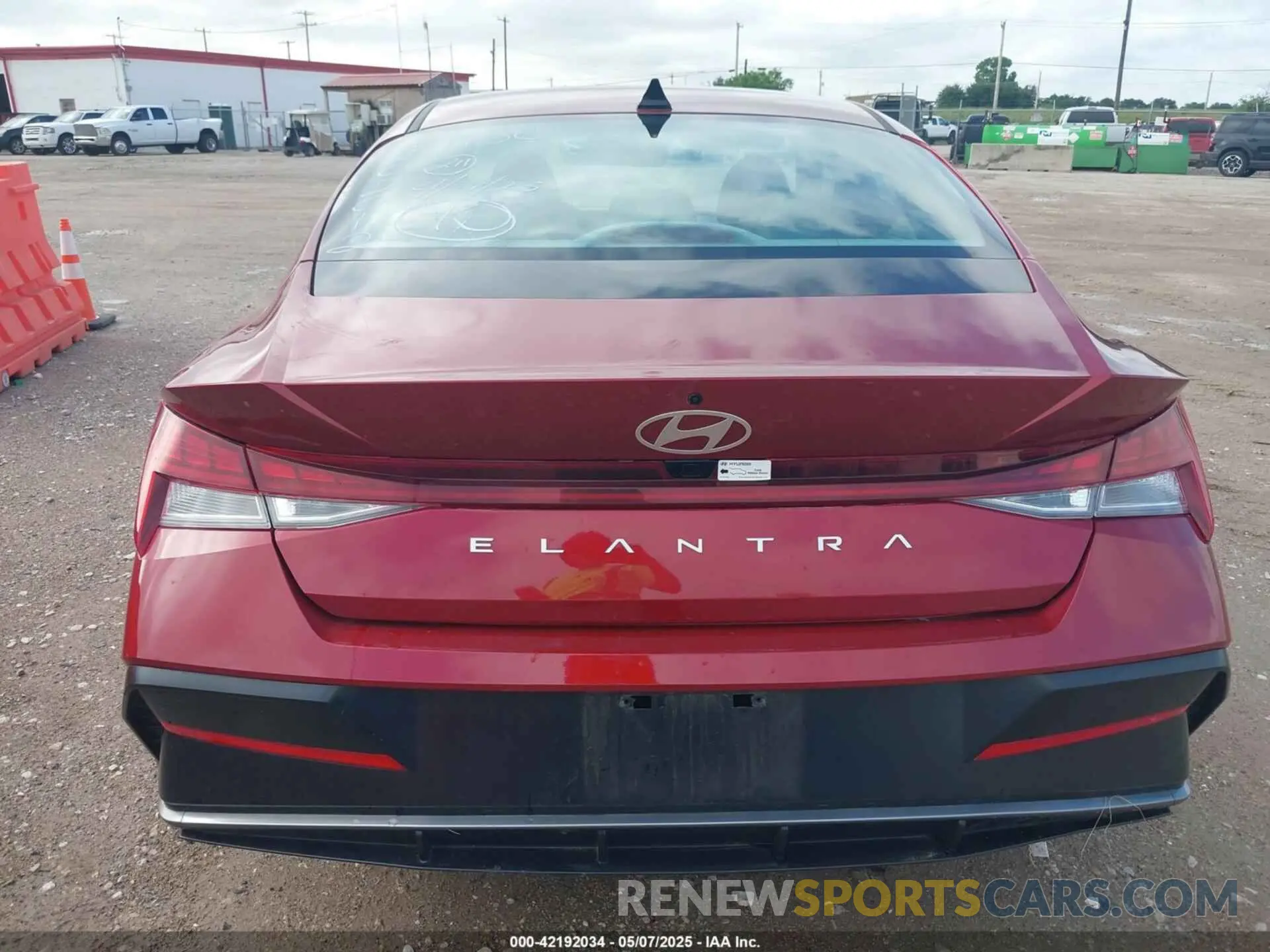 16 Photograph of a damaged car KMHLS4DG0SU880288 HYUNDAI ELANTRA 2025