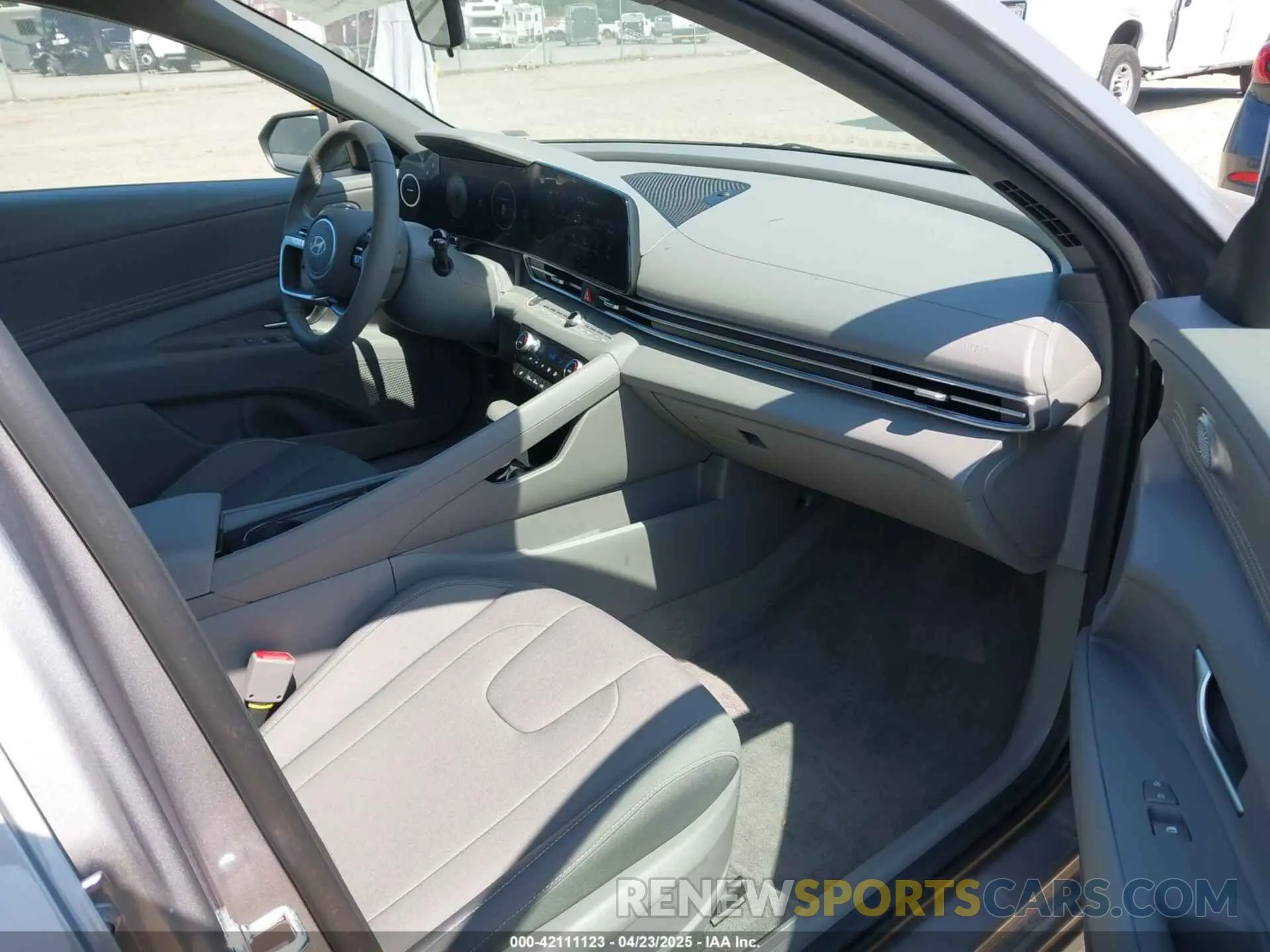 5 Фотография поврежденного автомобиля KMHLS4DG0SU985915 HYUNDAI ELANTRA 2025