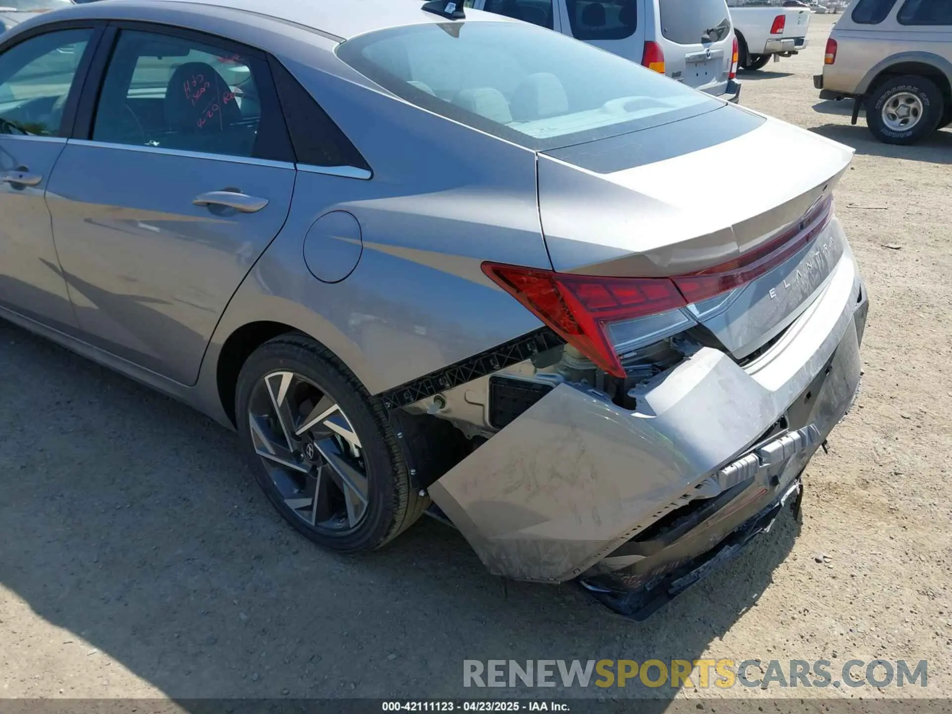 6 Фотография поврежденного автомобиля KMHLS4DG0SU985915 HYUNDAI ELANTRA 2025