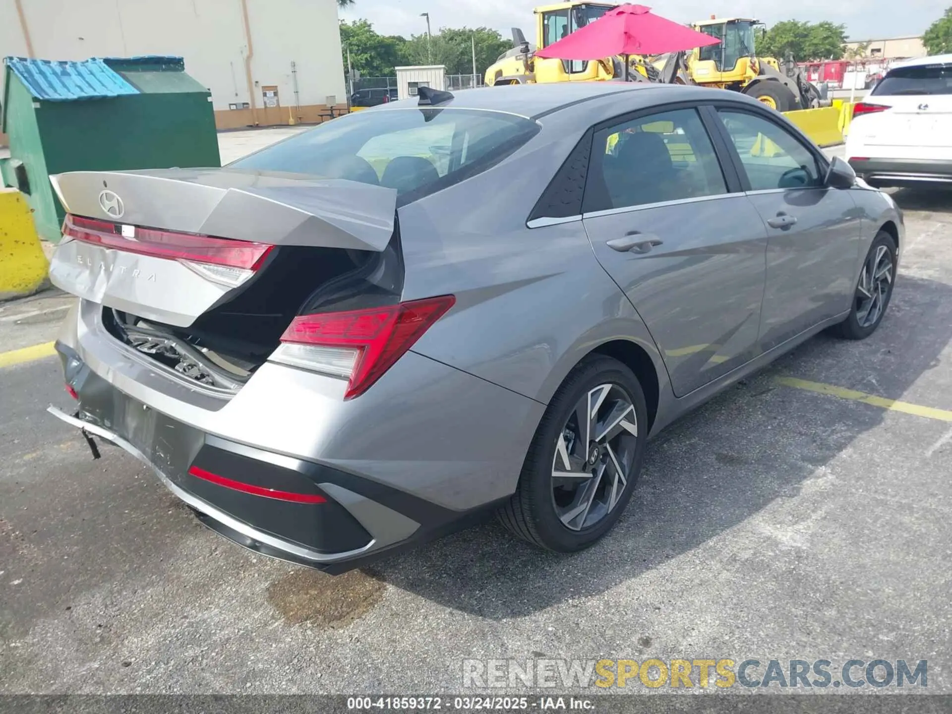4 Photograph of a damaged car KMHLS4DG2SU930026 HYUNDAI ELANTRA 2025