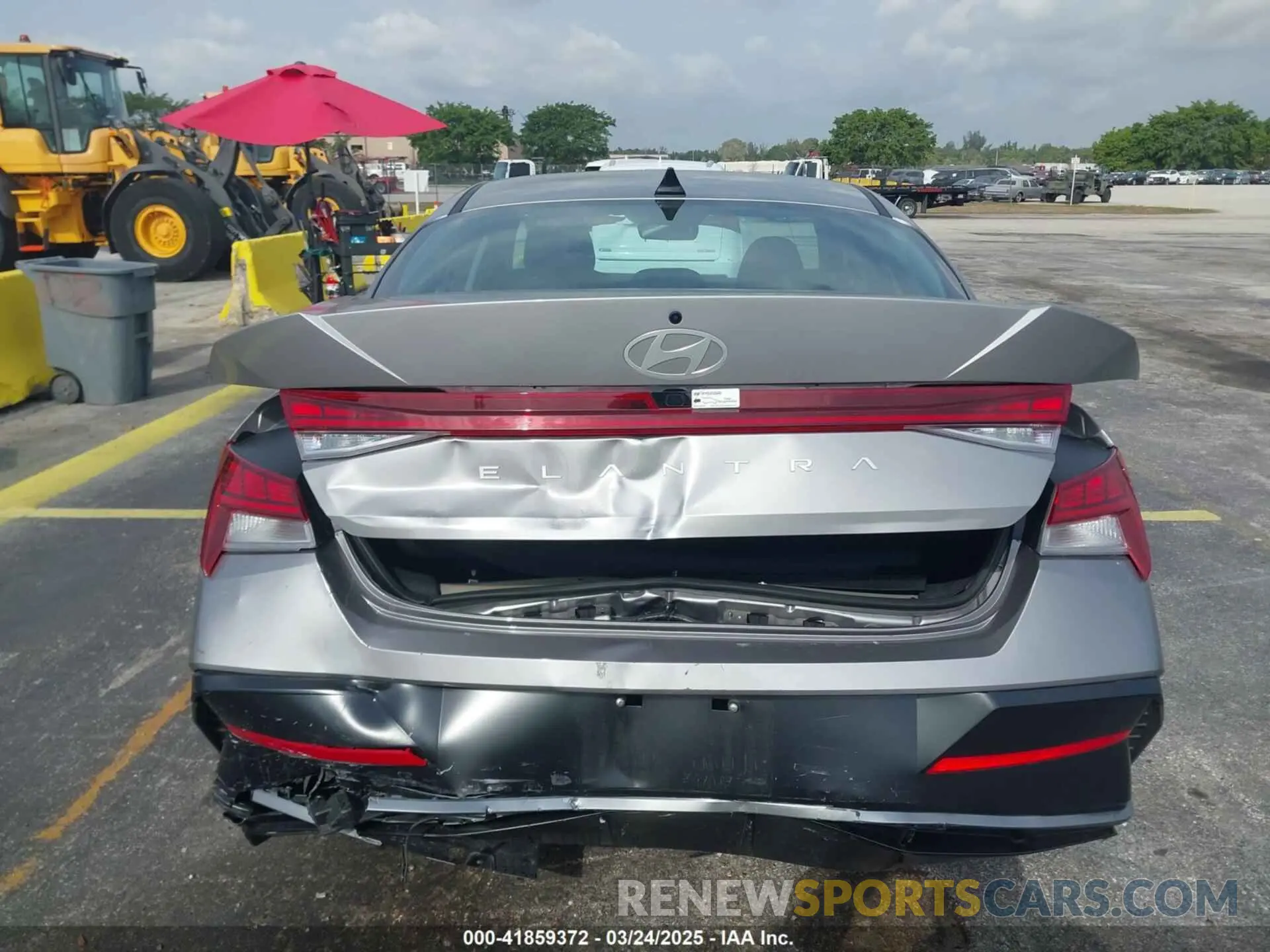6 Photograph of a damaged car KMHLS4DG2SU930026 HYUNDAI ELANTRA 2025