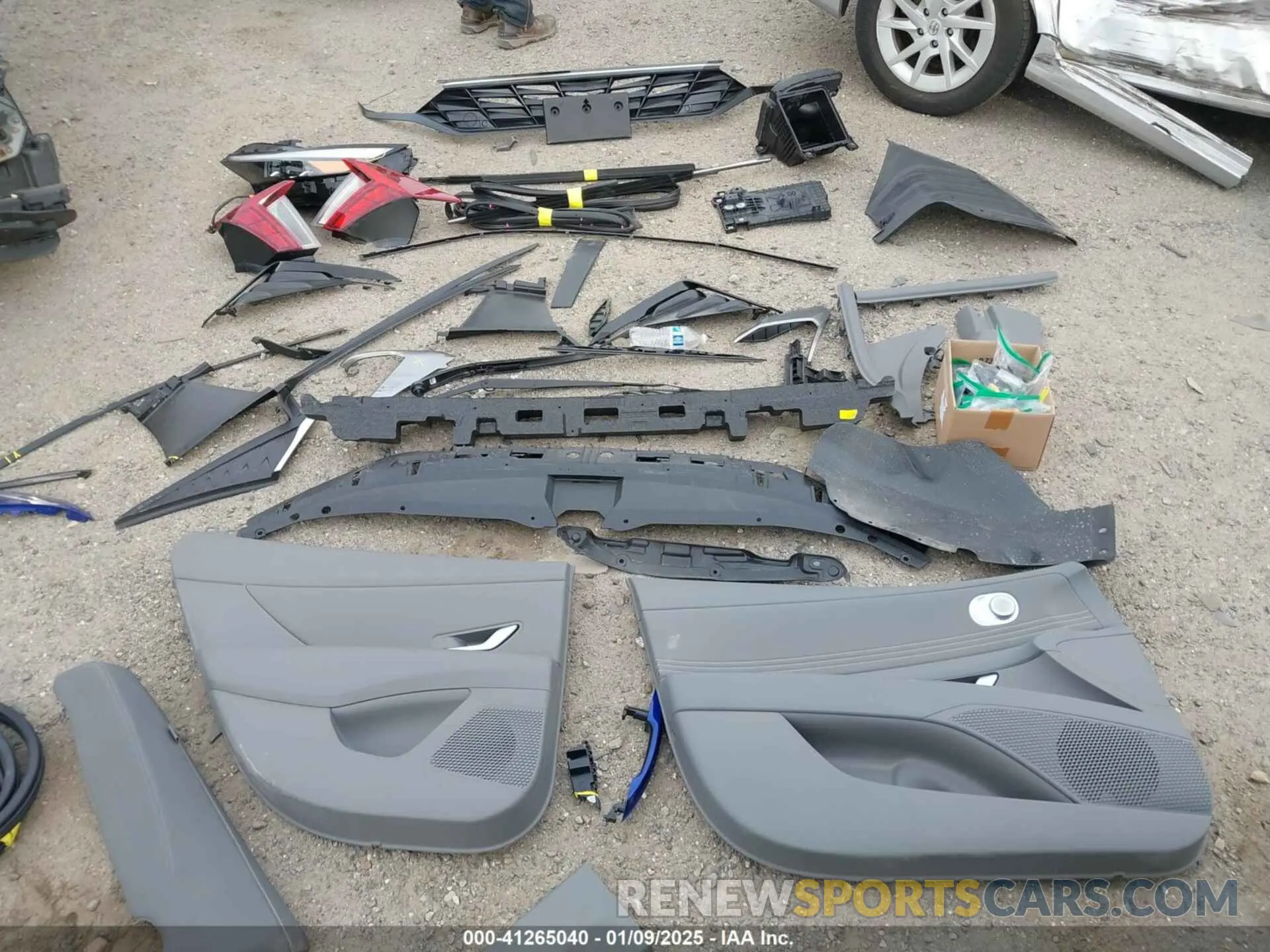 12 Photograph of a damaged car KMHLS4DG3SU860858 HYUNDAI ELANTRA 2025