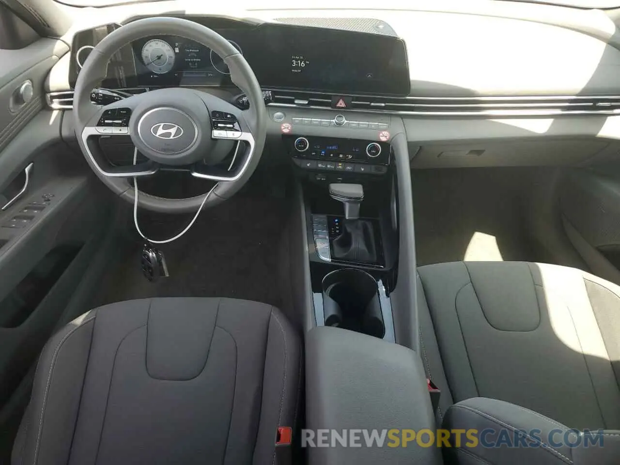 8 Фотография поврежденного автомобиля KMHLS4DG3SU885551 HYUNDAI ELANTRA 2025