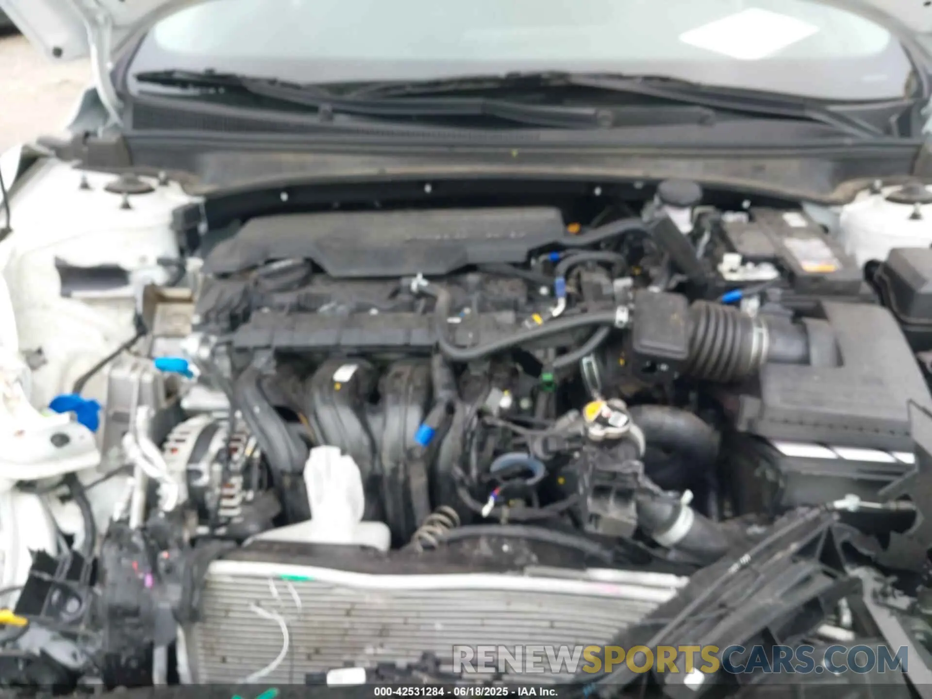 10 Photograph of a damaged car KMHLS4DG4SU972231 HYUNDAI ELANTRA 2025