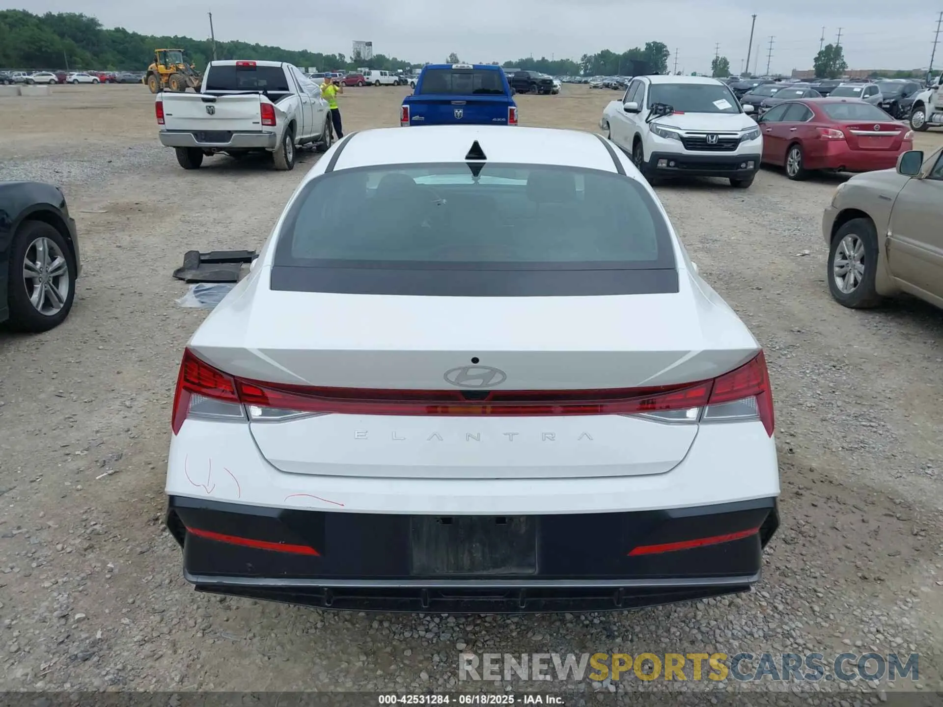 16 Photograph of a damaged car KMHLS4DG4SU972231 HYUNDAI ELANTRA 2025