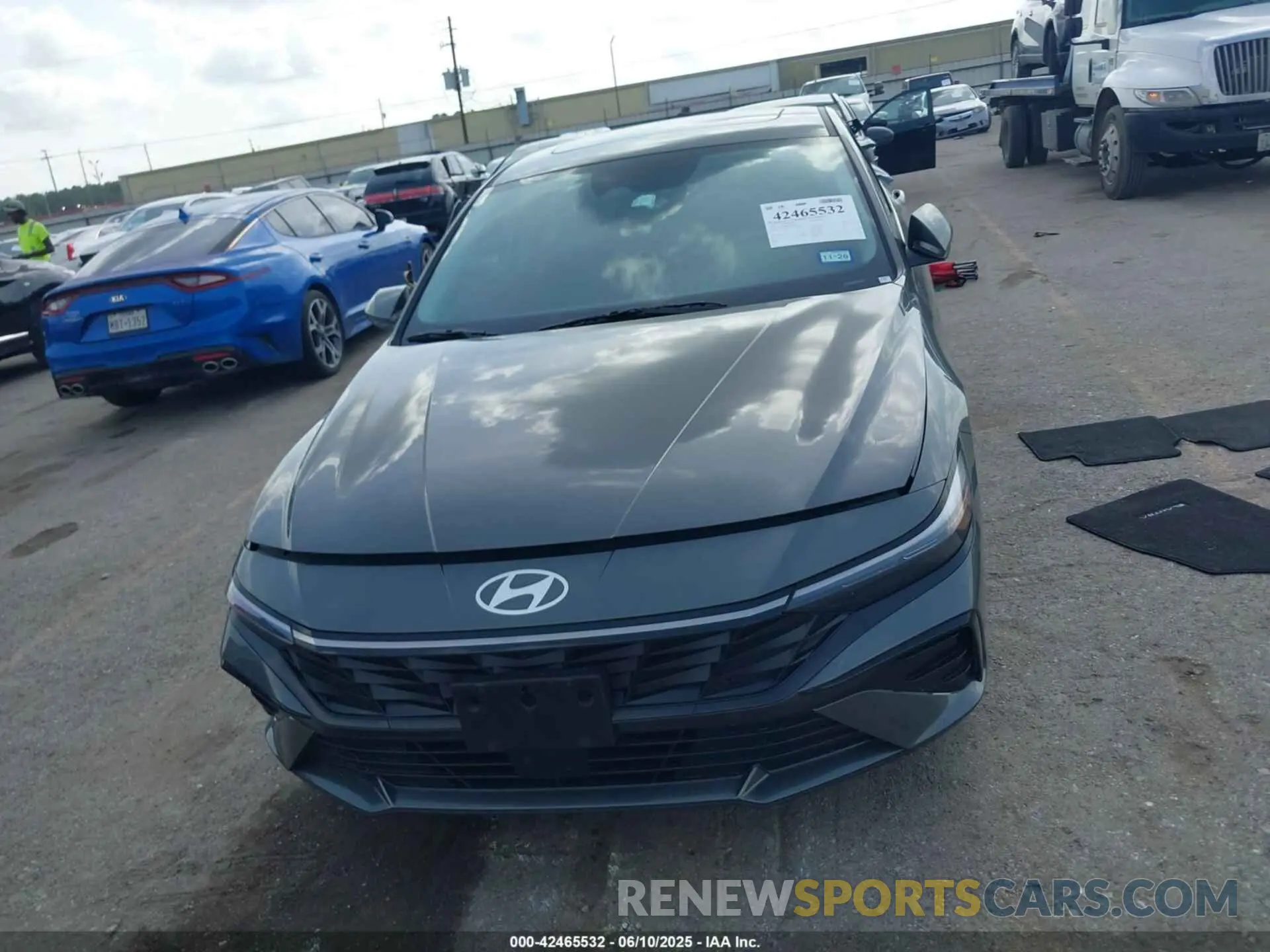 12 Photograph of a damaged car KMHLS4DG5SU900664 HYUNDAI ELANTRA 2025